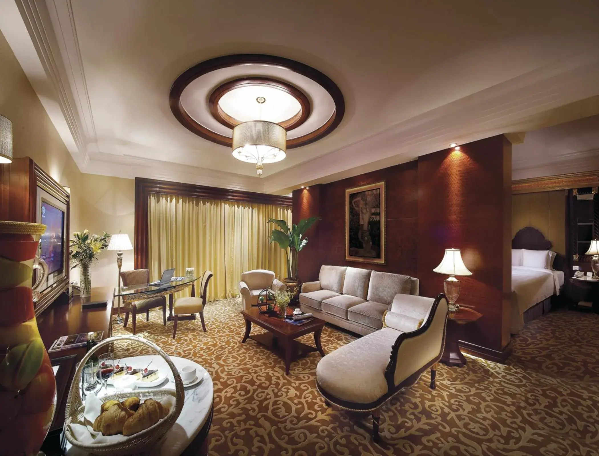 Living room, Seating Area in Regal Palace Hotel