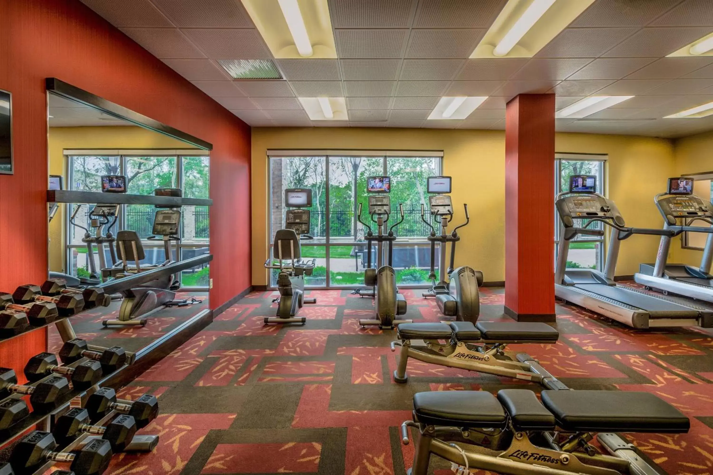 Fitness centre/facilities, Fitness Center/Facilities in Courtyard by Marriott Charleston Downtown/Civic Center