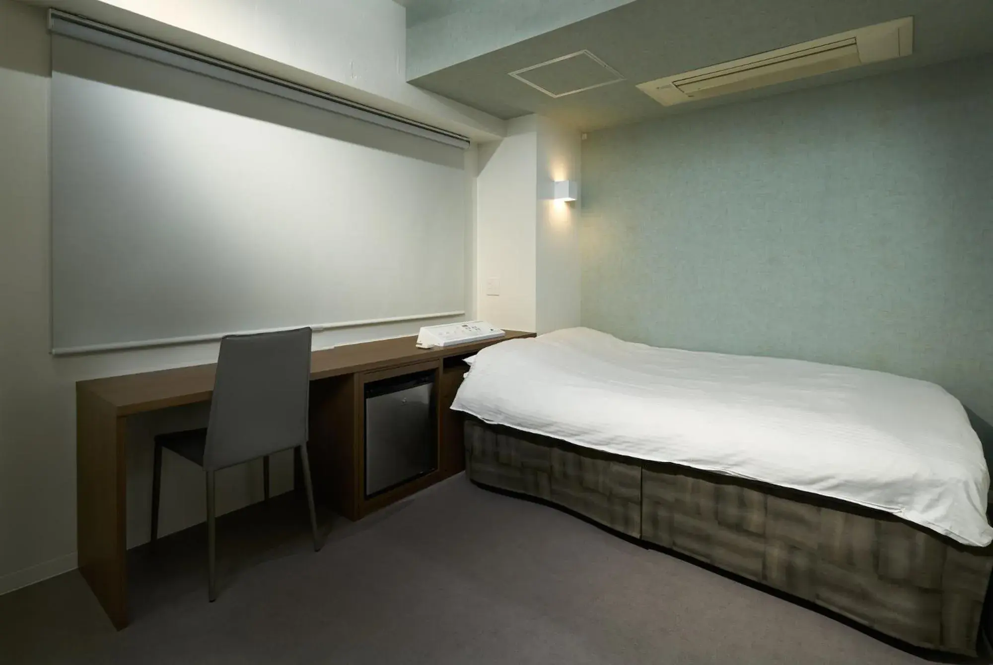 Bed in Shinjuku City Hotel N.U.T.S Tokyo