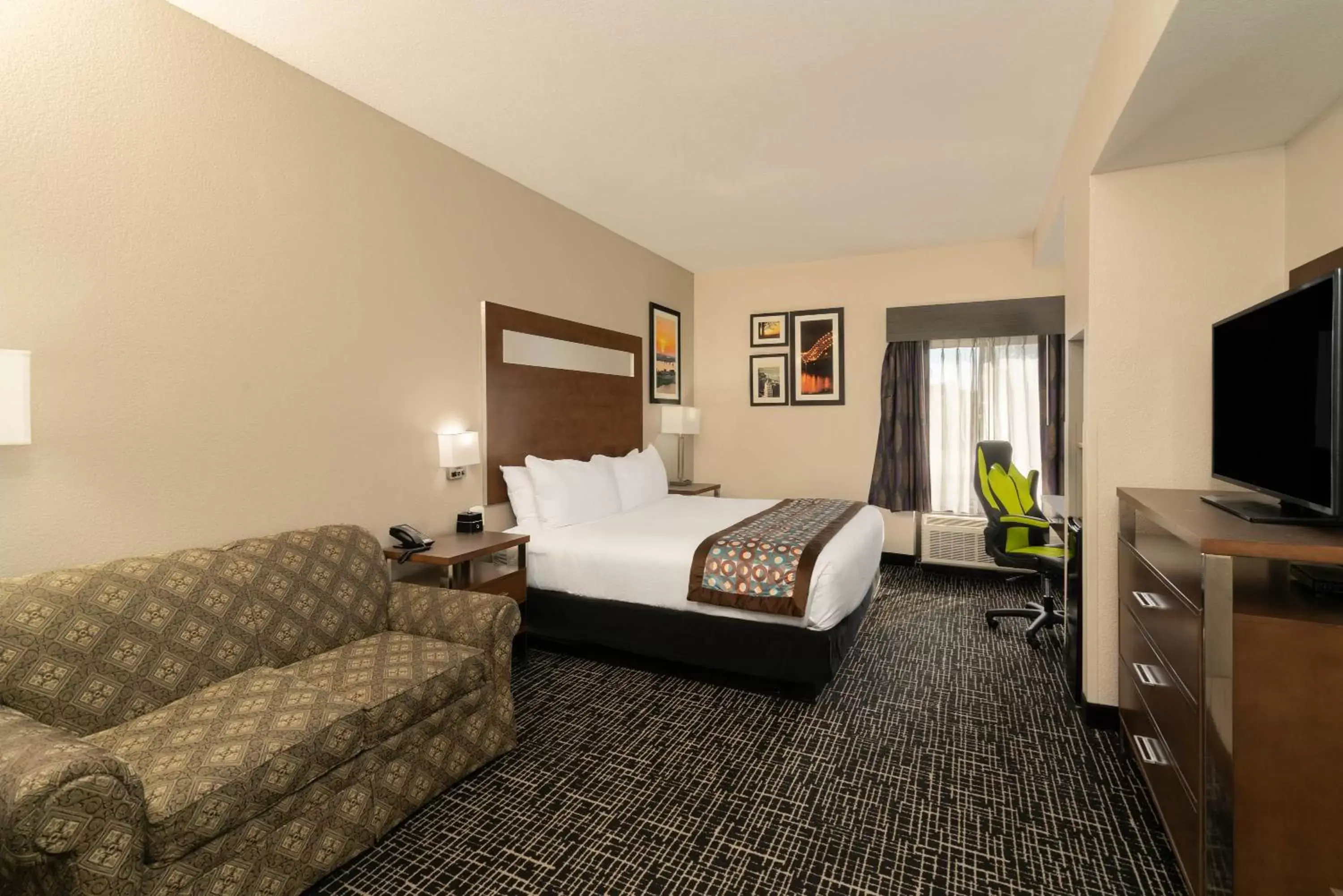 Photo of the whole room in Wingate by Wyndham Memphis East