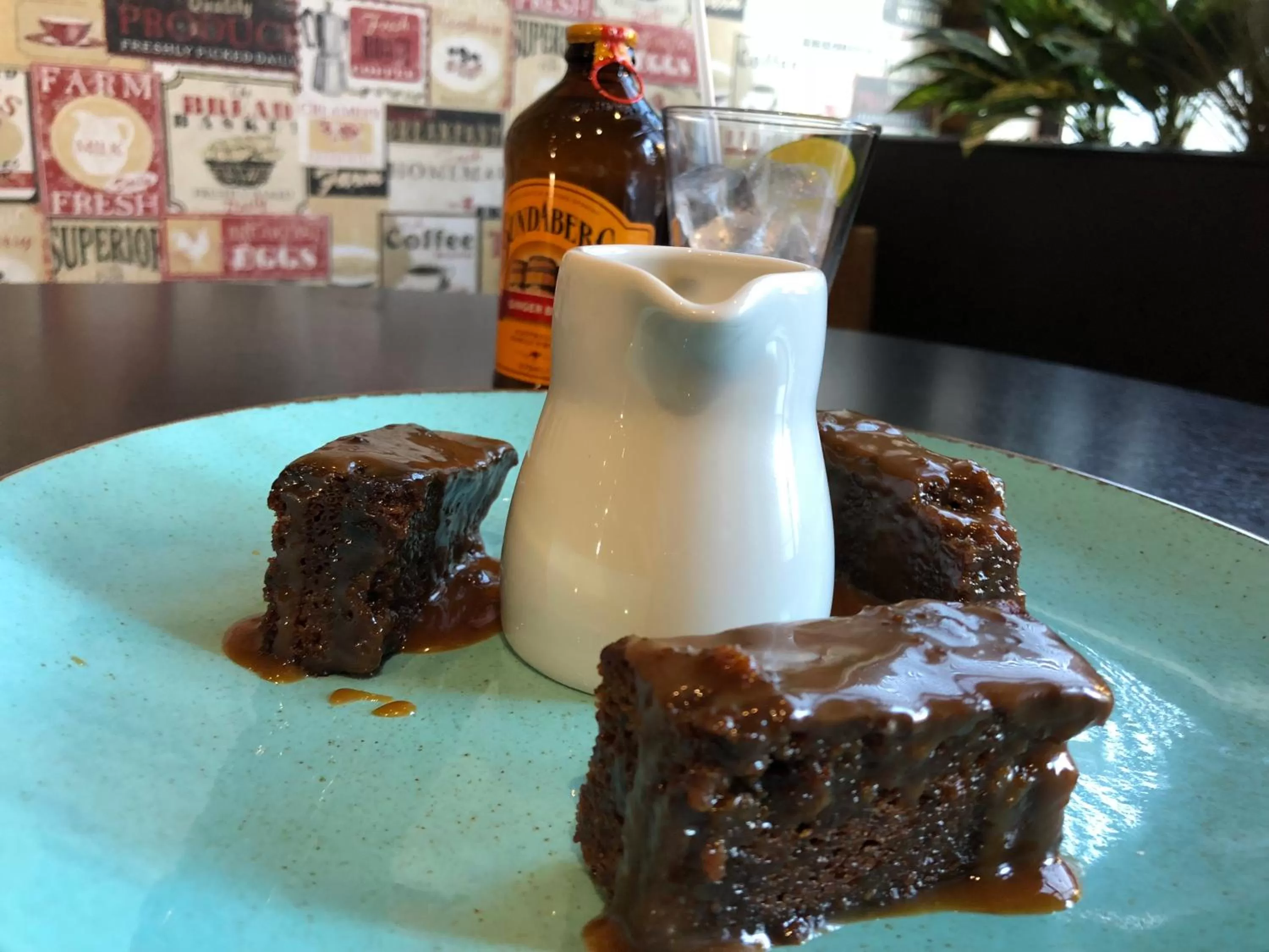 Restaurant/places to eat in Smiths Hotel