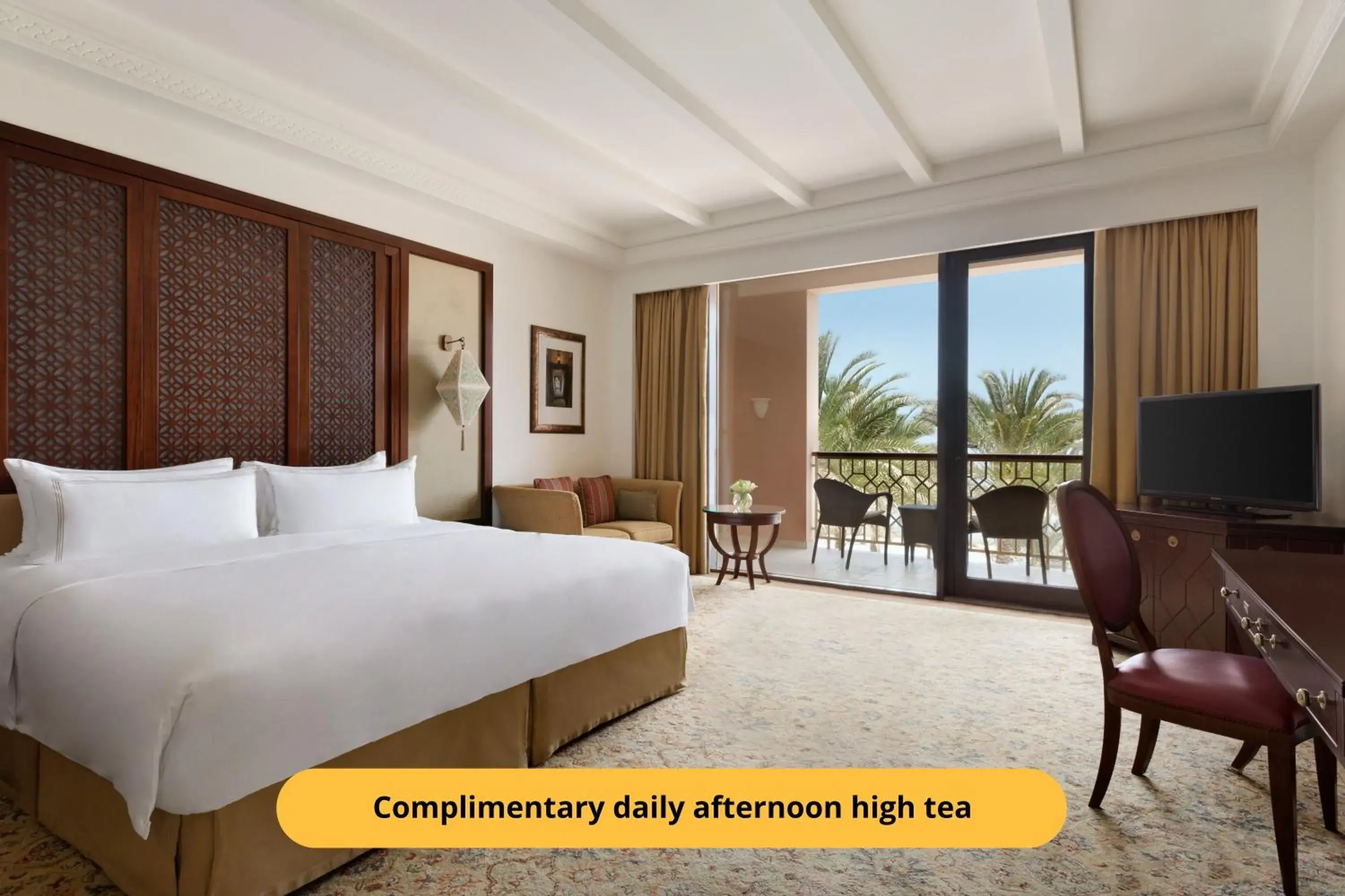 Bedroom in Shangri-La Al Husn Resort & Spa