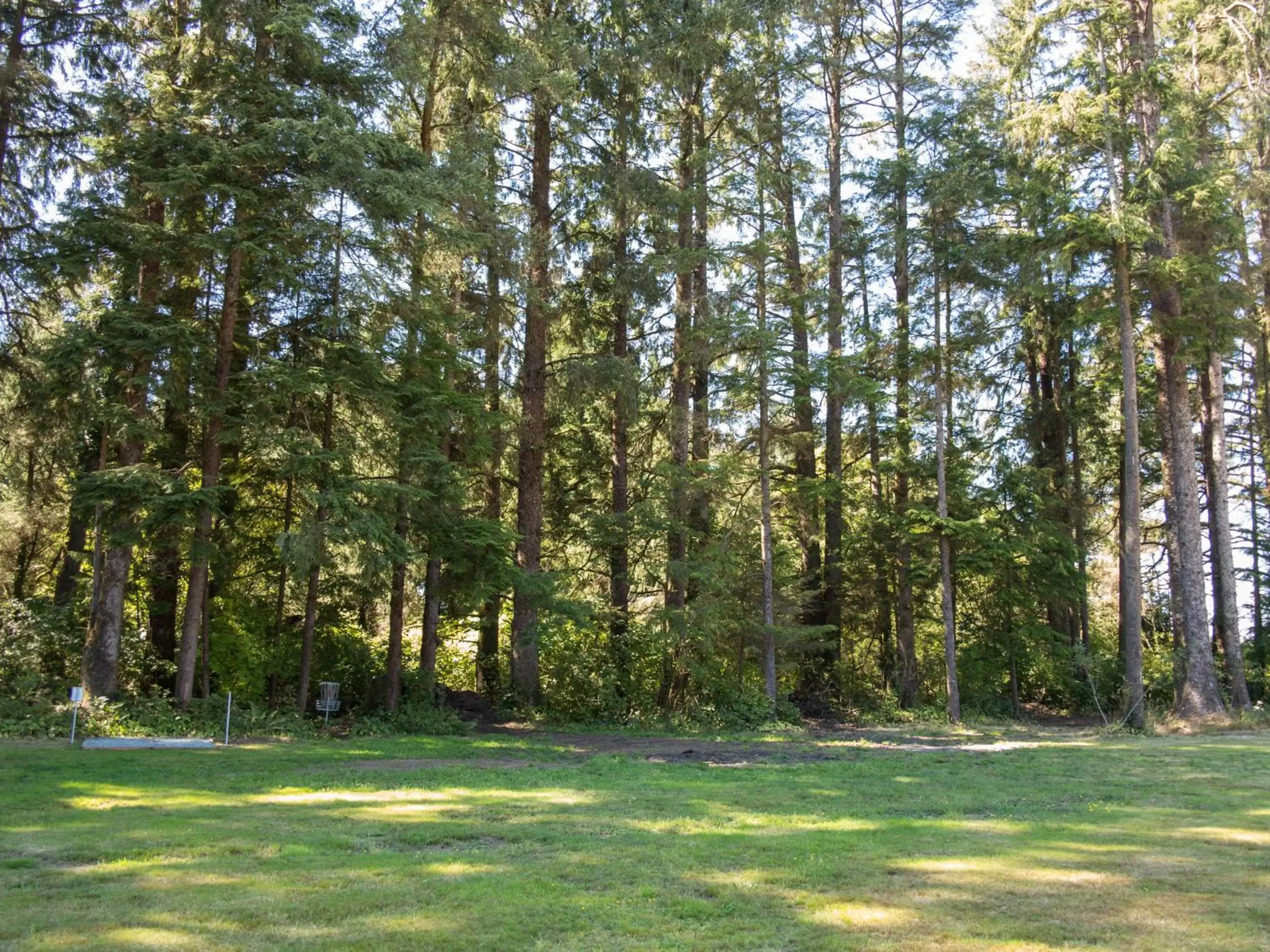 Area and facilities, Garden in Sheltered Nook On Tillamook Bay