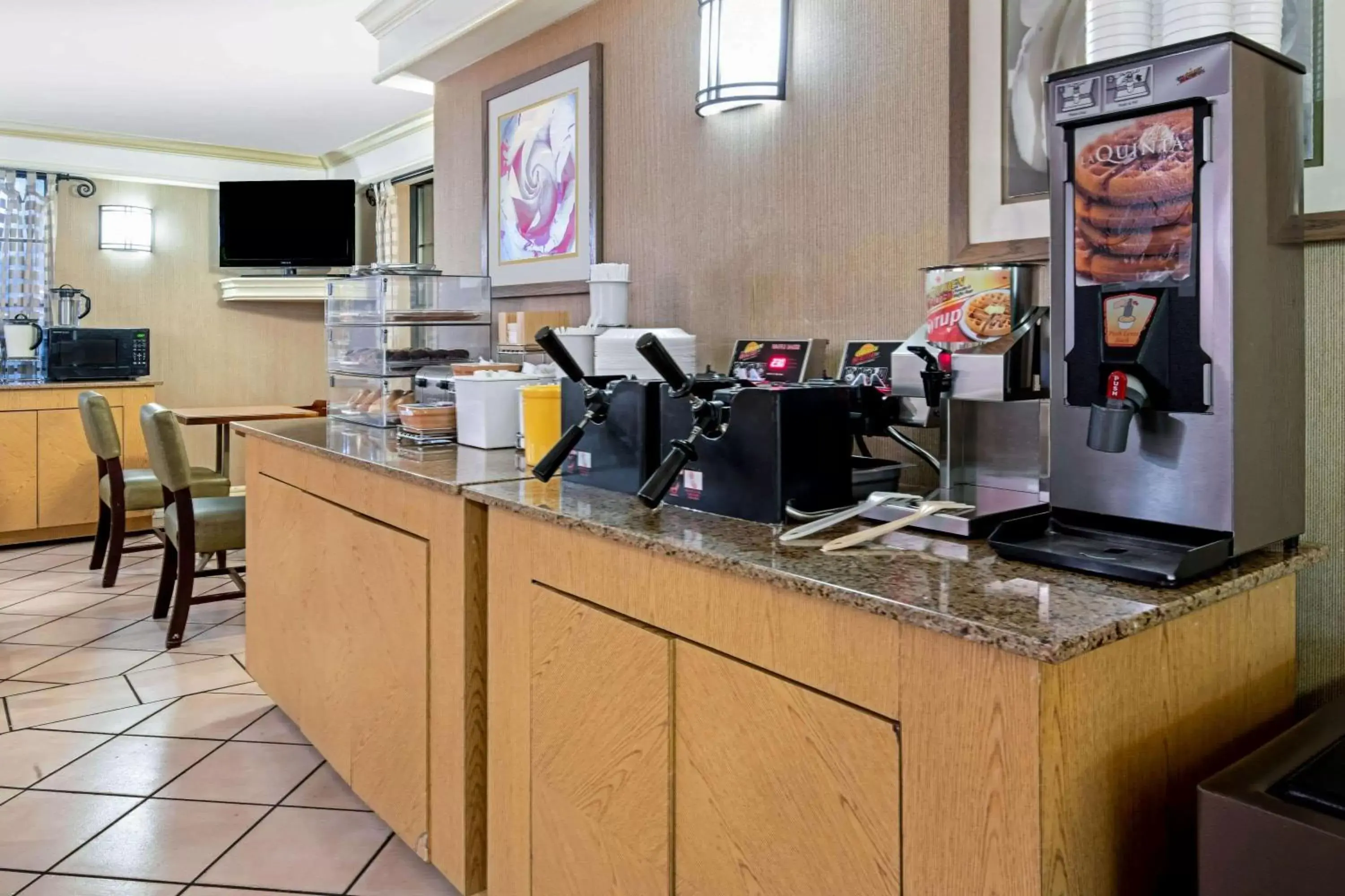 Restaurant/places to eat, Lobby/Reception in La Quinta Inn by Wyndham Amarillo Mid-City