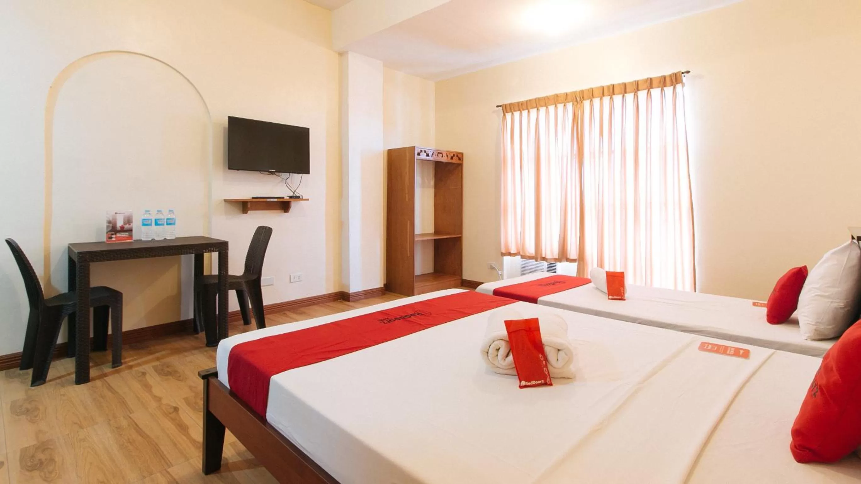 Bedroom, Bed in RedDoorz Plus near Johnson and Johnson Paranaque