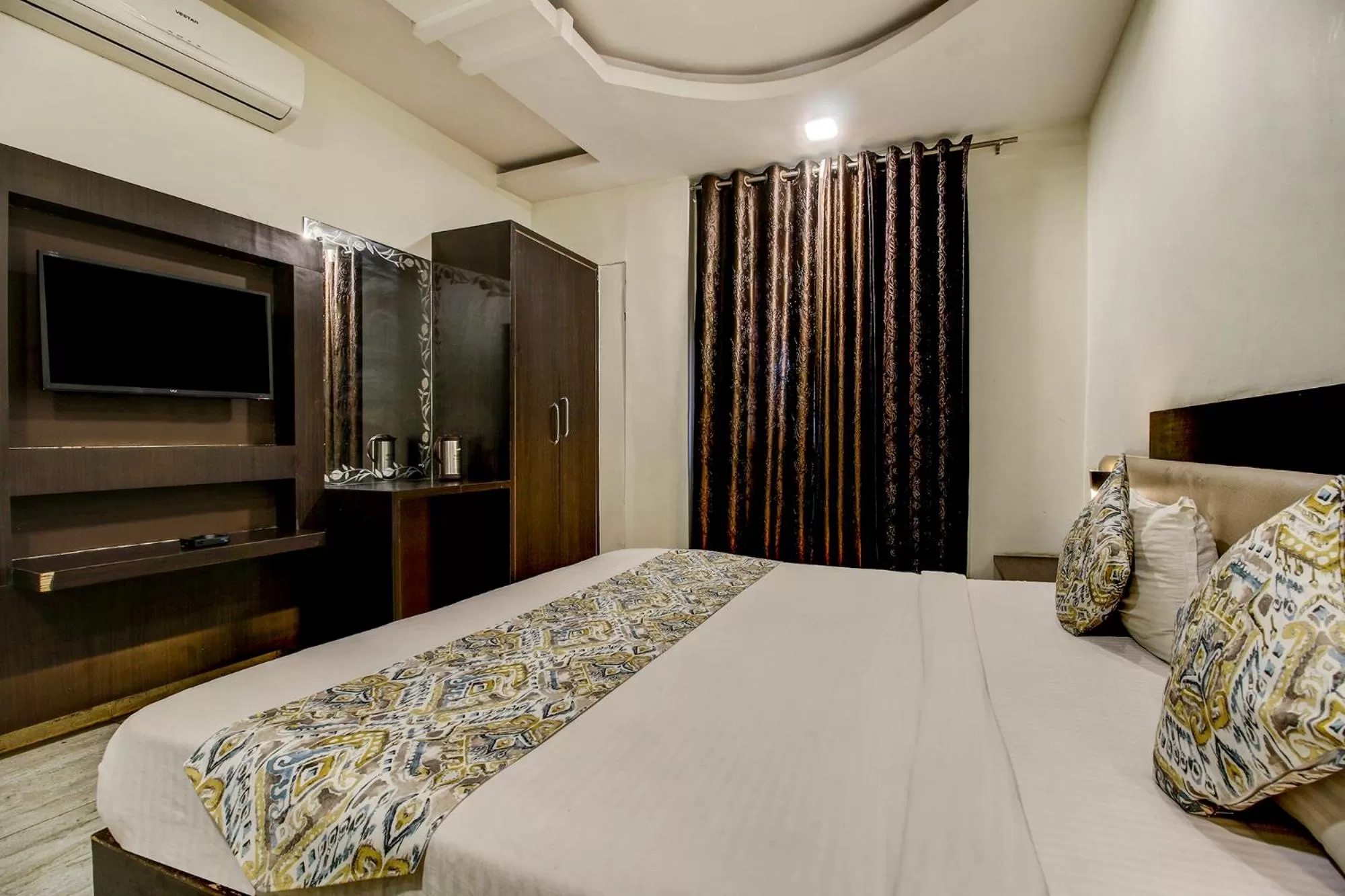 Bed in FabHotel CSFC Near Bhopal Railway Station