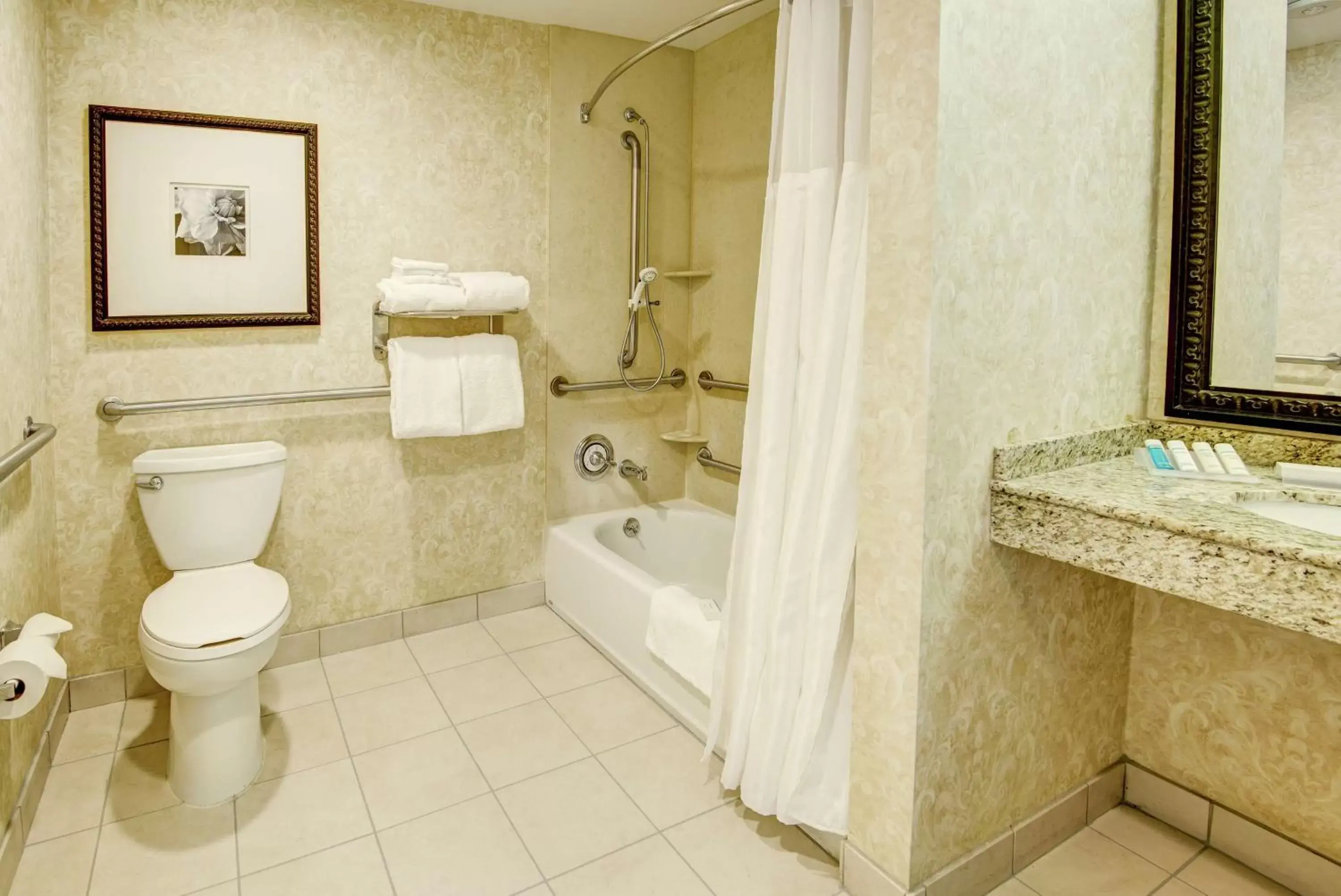 Bathroom in Hilton Garden Inn Lakewood