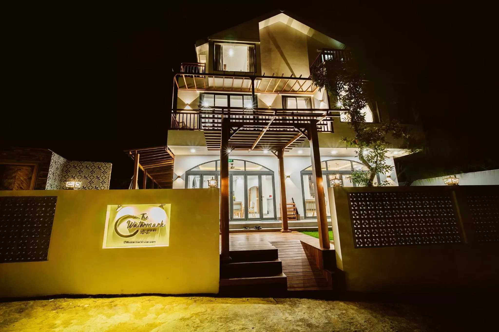 Property building in The Watermark Beachside Hotel