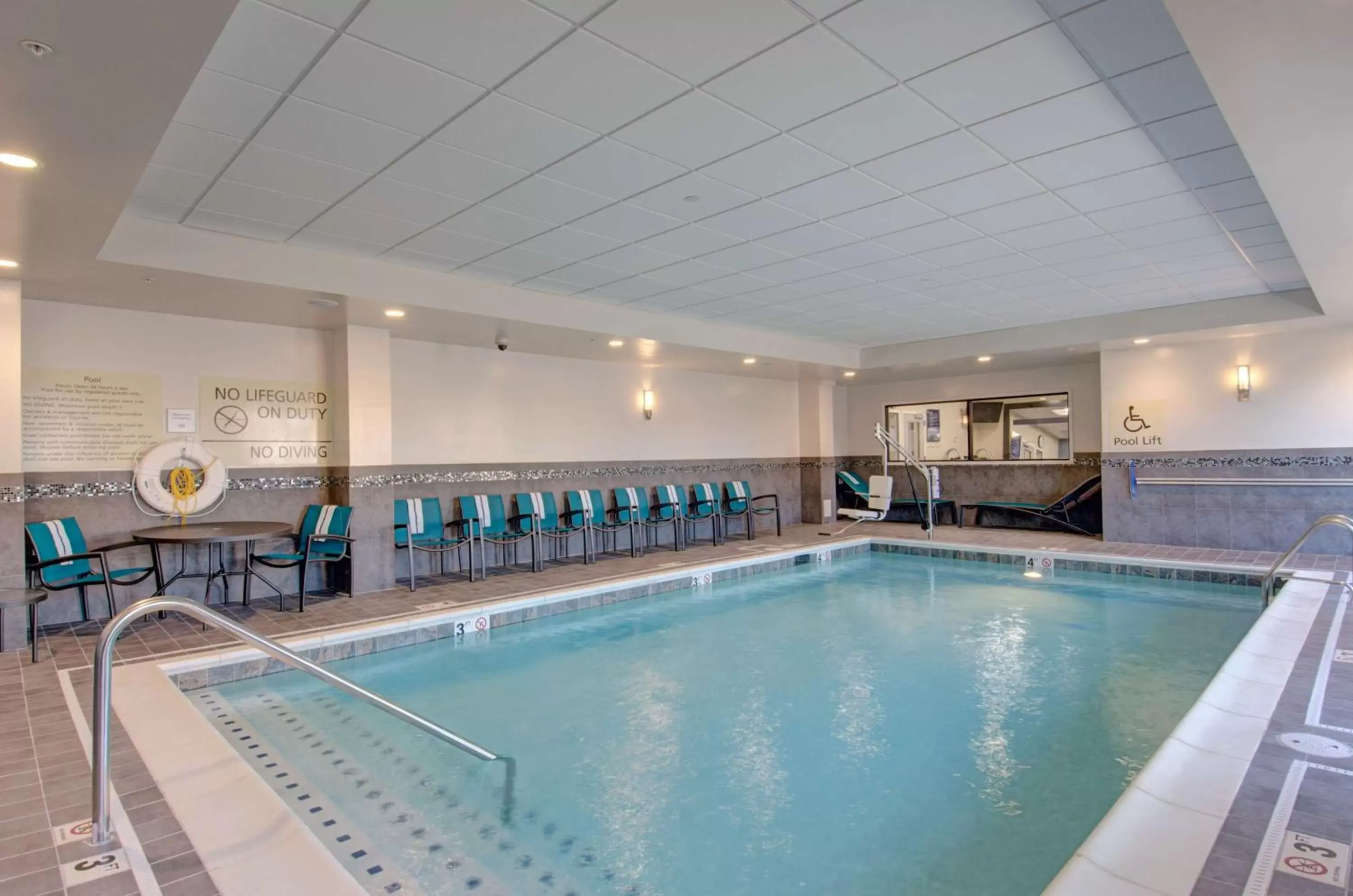 Pool view, Swimming Pool in Hampton Inn & Suites Springfield Downtown