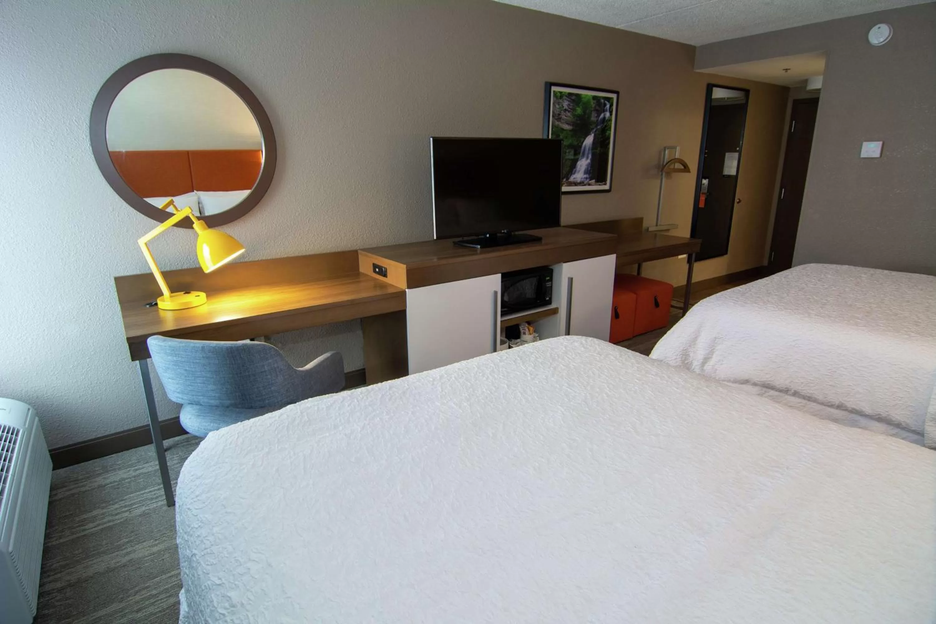 Bed in Hampton Inn Summersville