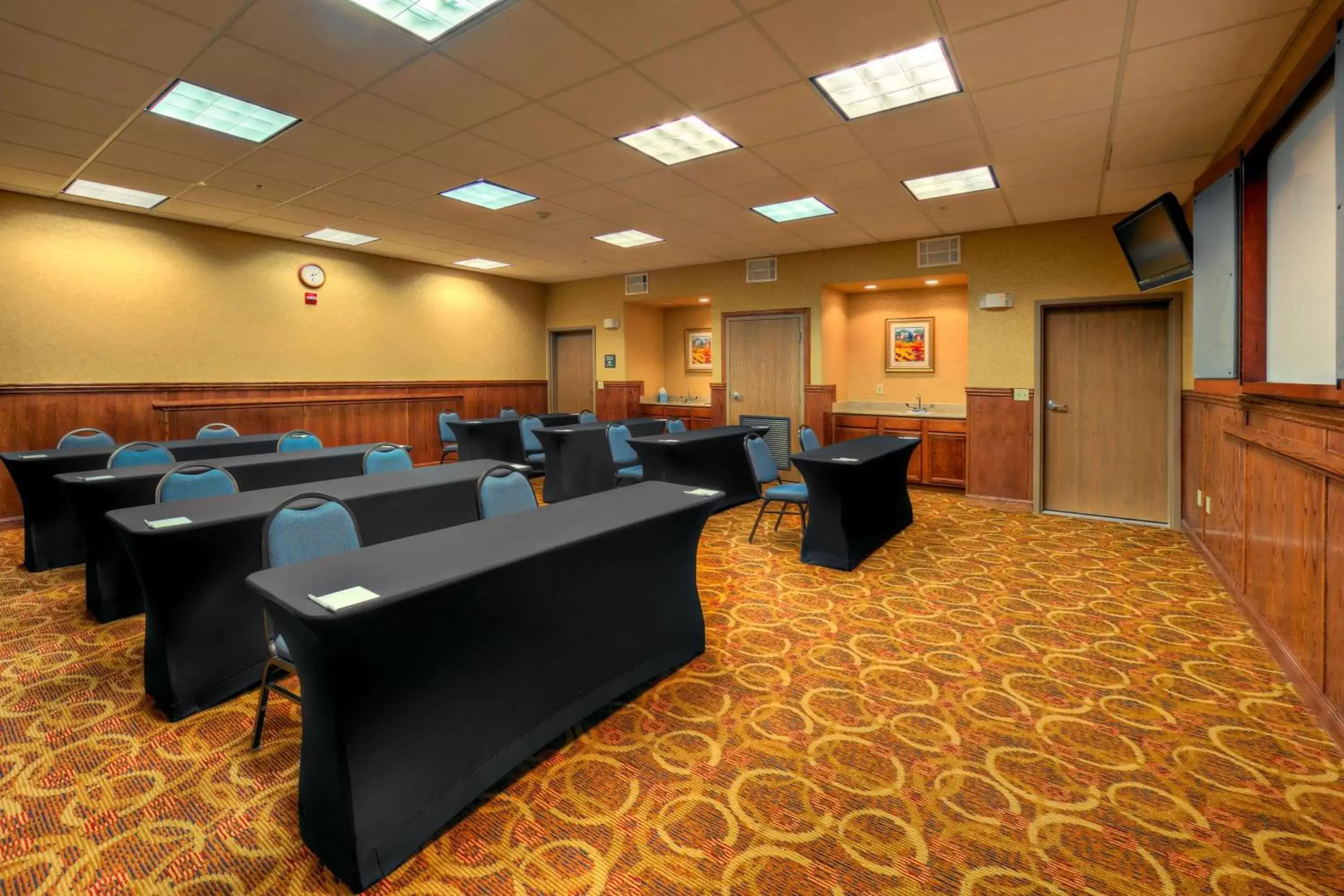 Meeting/conference room in Hampton Inn & Suites Palmdale