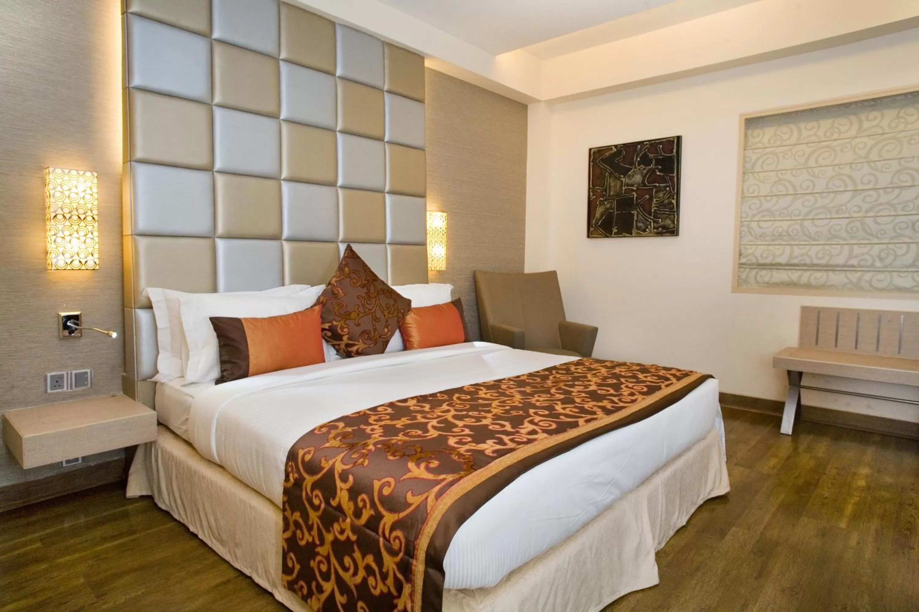 Photo of the whole room, Bed in The Sonnet Kolkata