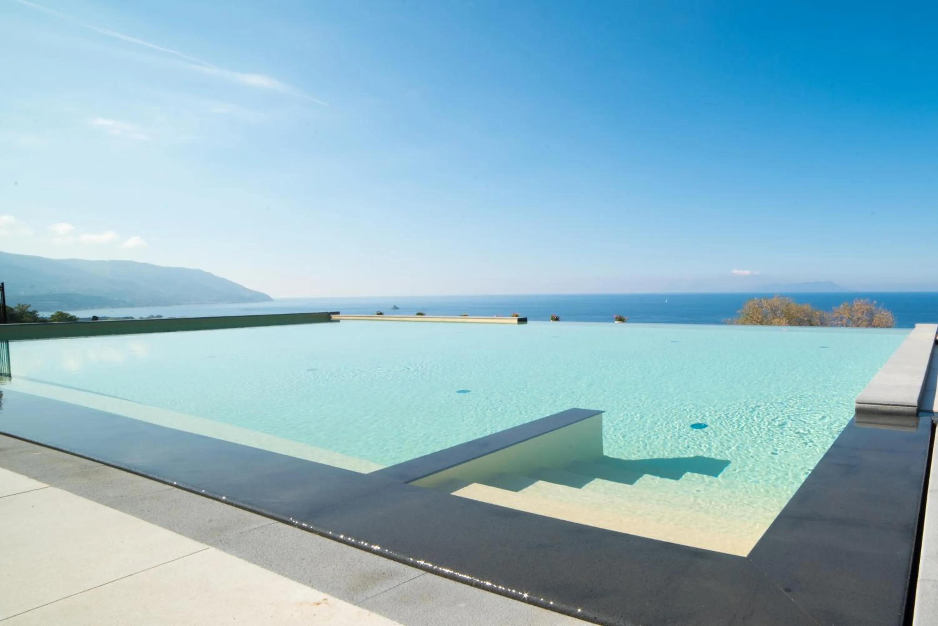 Swimming pool in Best Western Plus Hotel Terre di Eolo