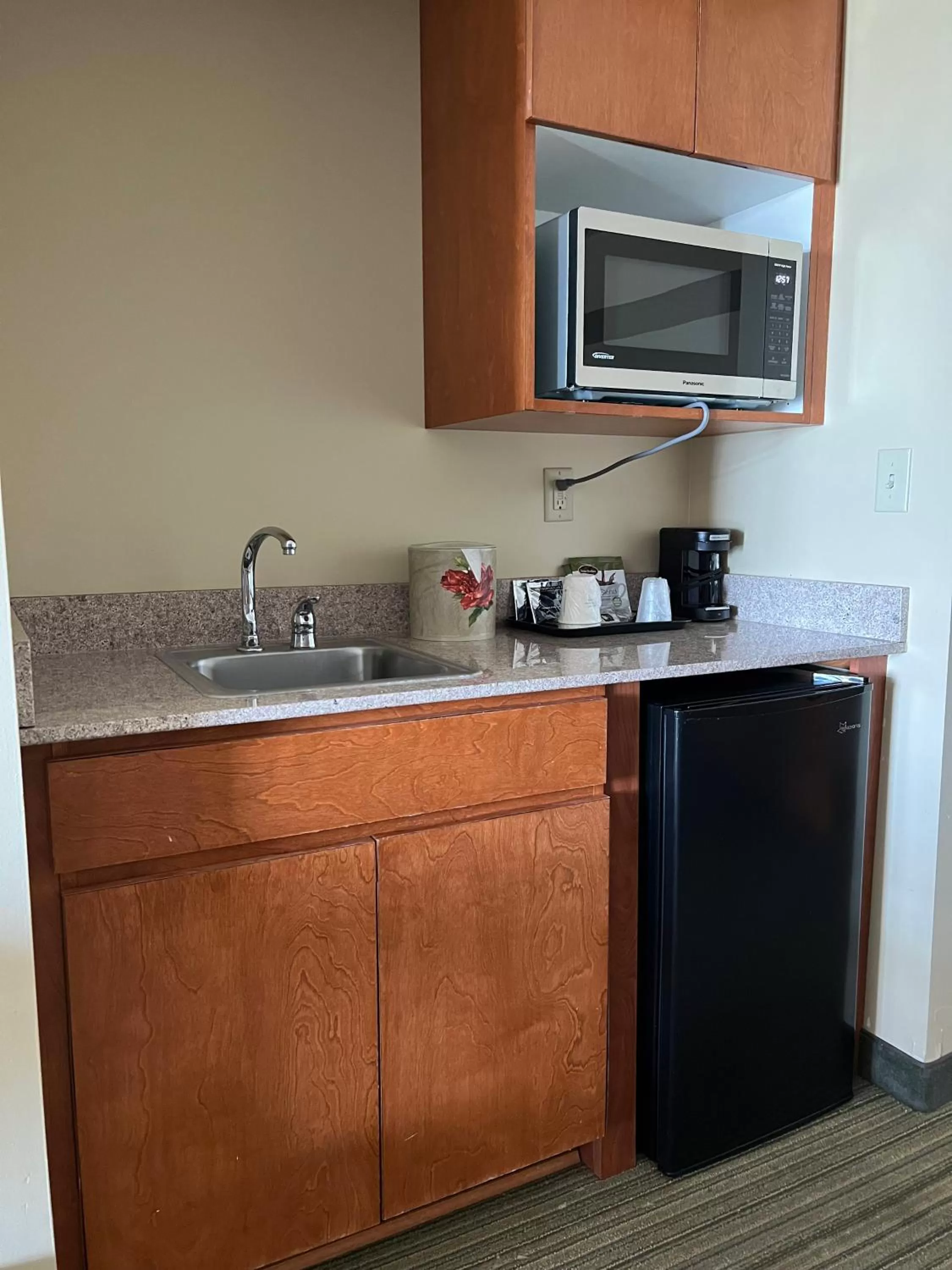 Kitchen or kitchenette in Wingate by Wyndham Coon Rapids