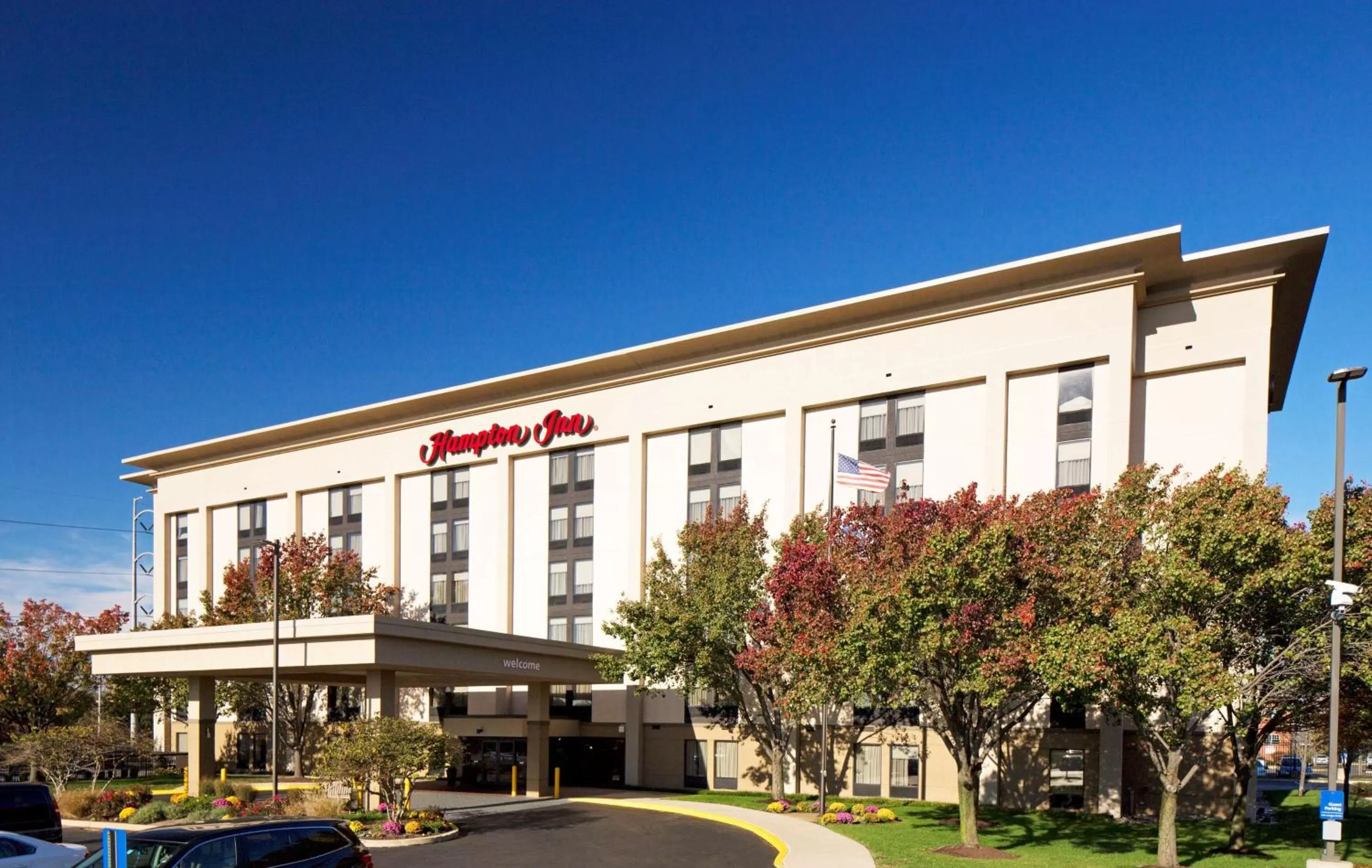 Property building in Hampton Inn Philadelphia-Airport