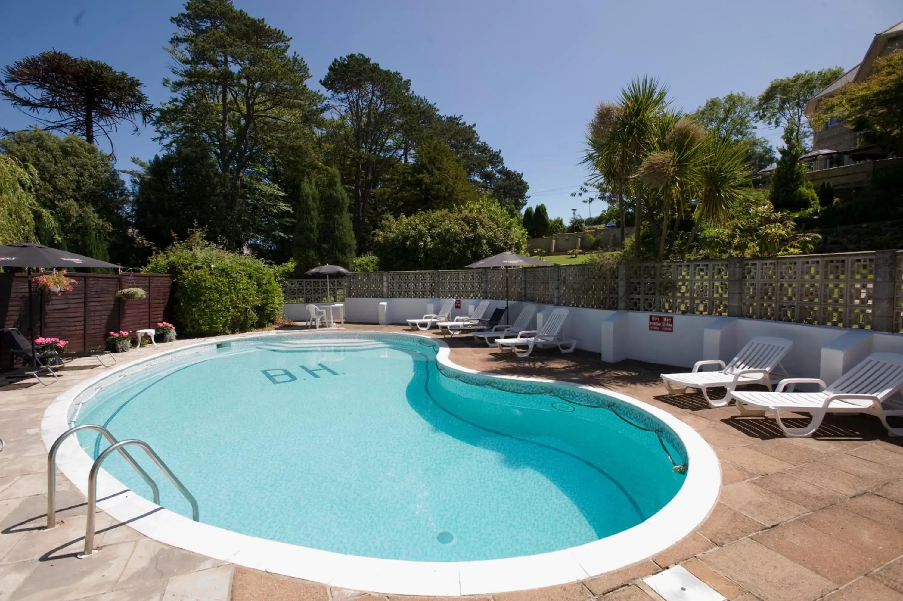 Swimming Pool in Bourne Hall Country Hotel