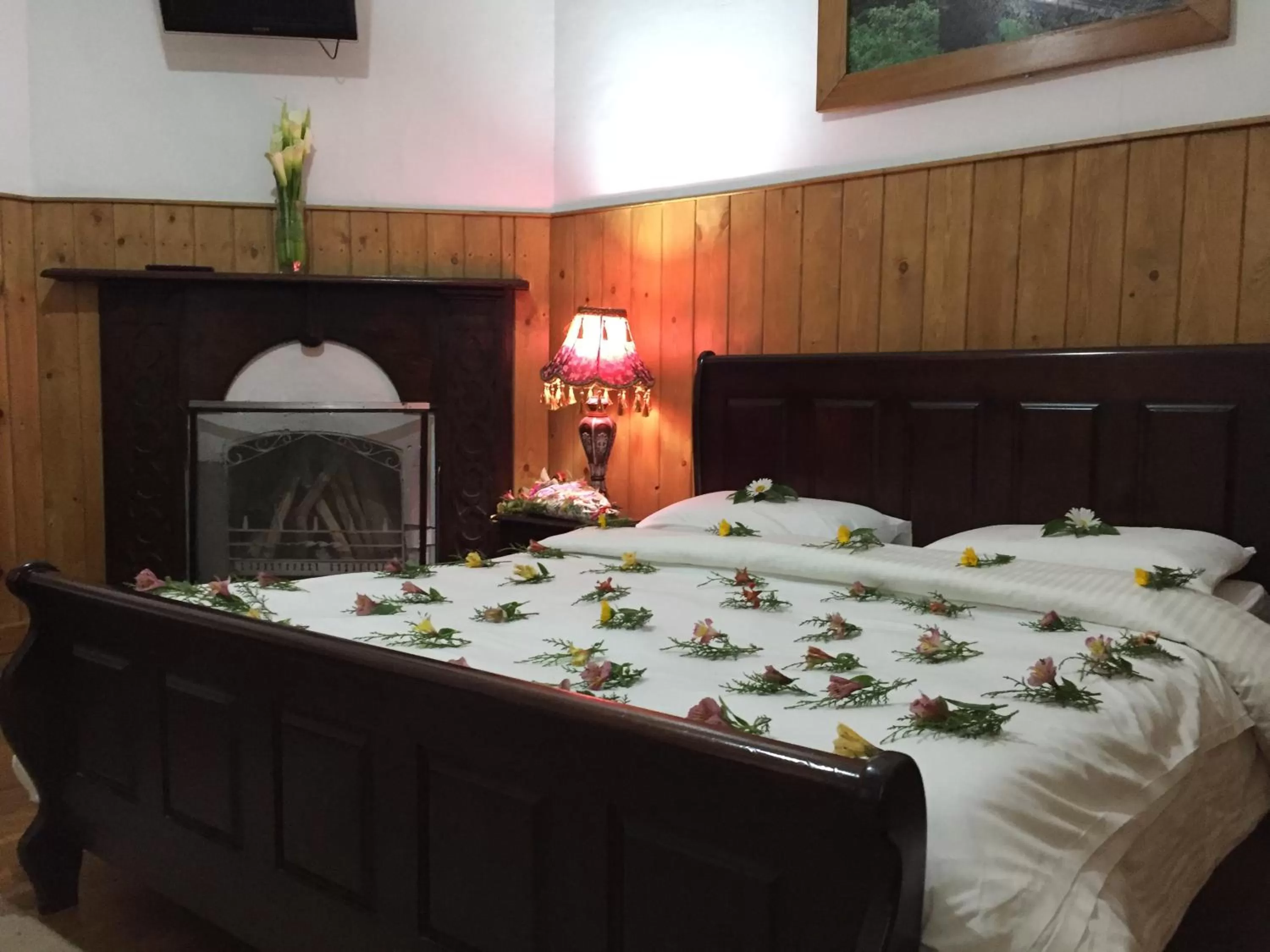 Photo of the whole room, Bed in The Trevene Hotel