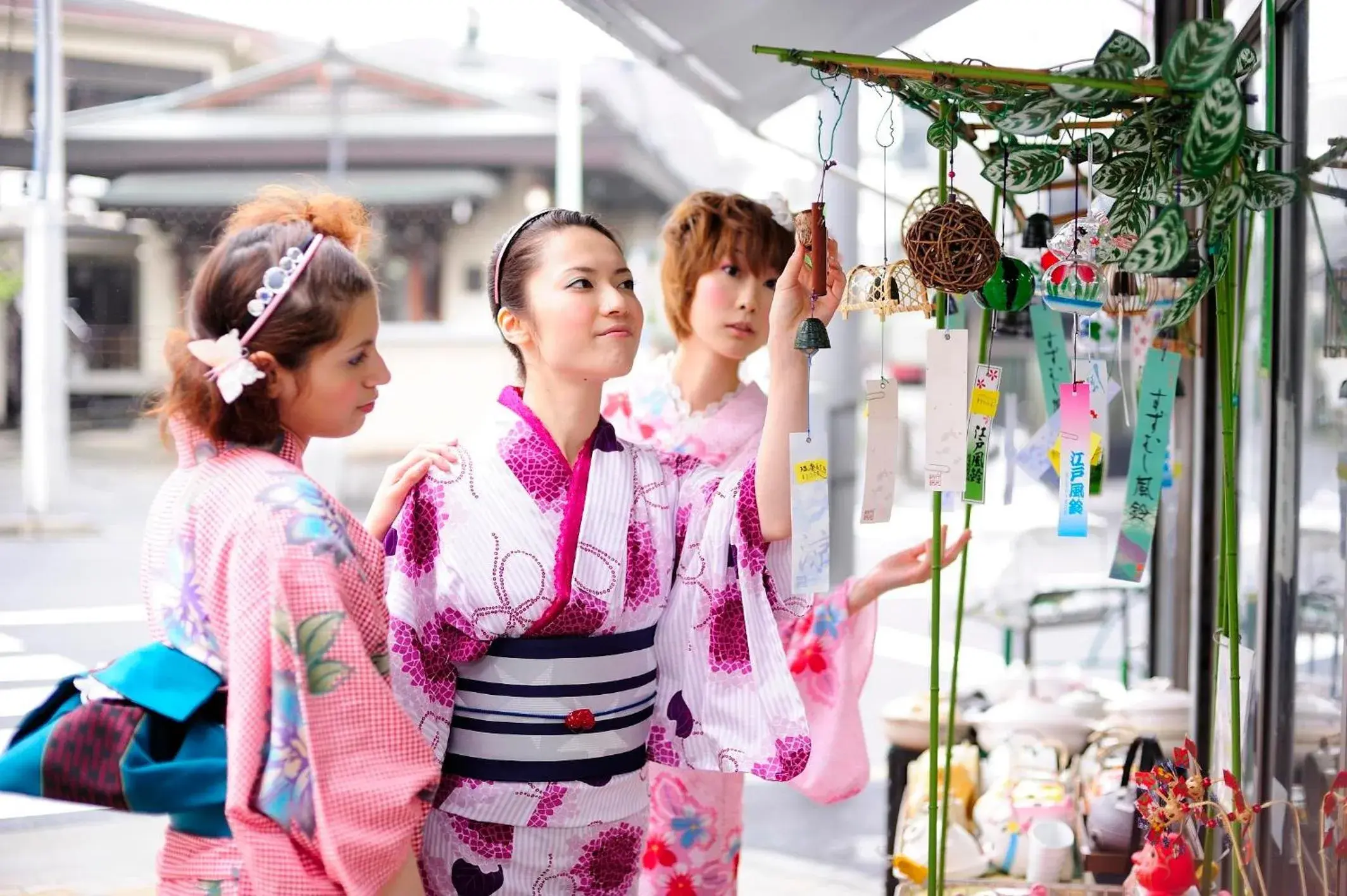 People in Manten-no-Hoshi People in Manten-no-Hoshi