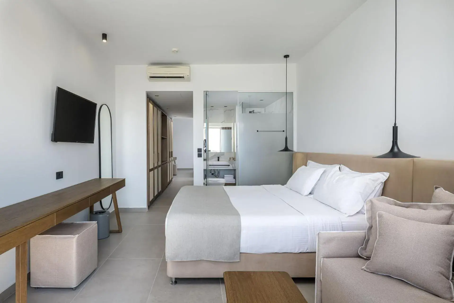 Bedroom, Bed in Michelangelo Resort & Spa