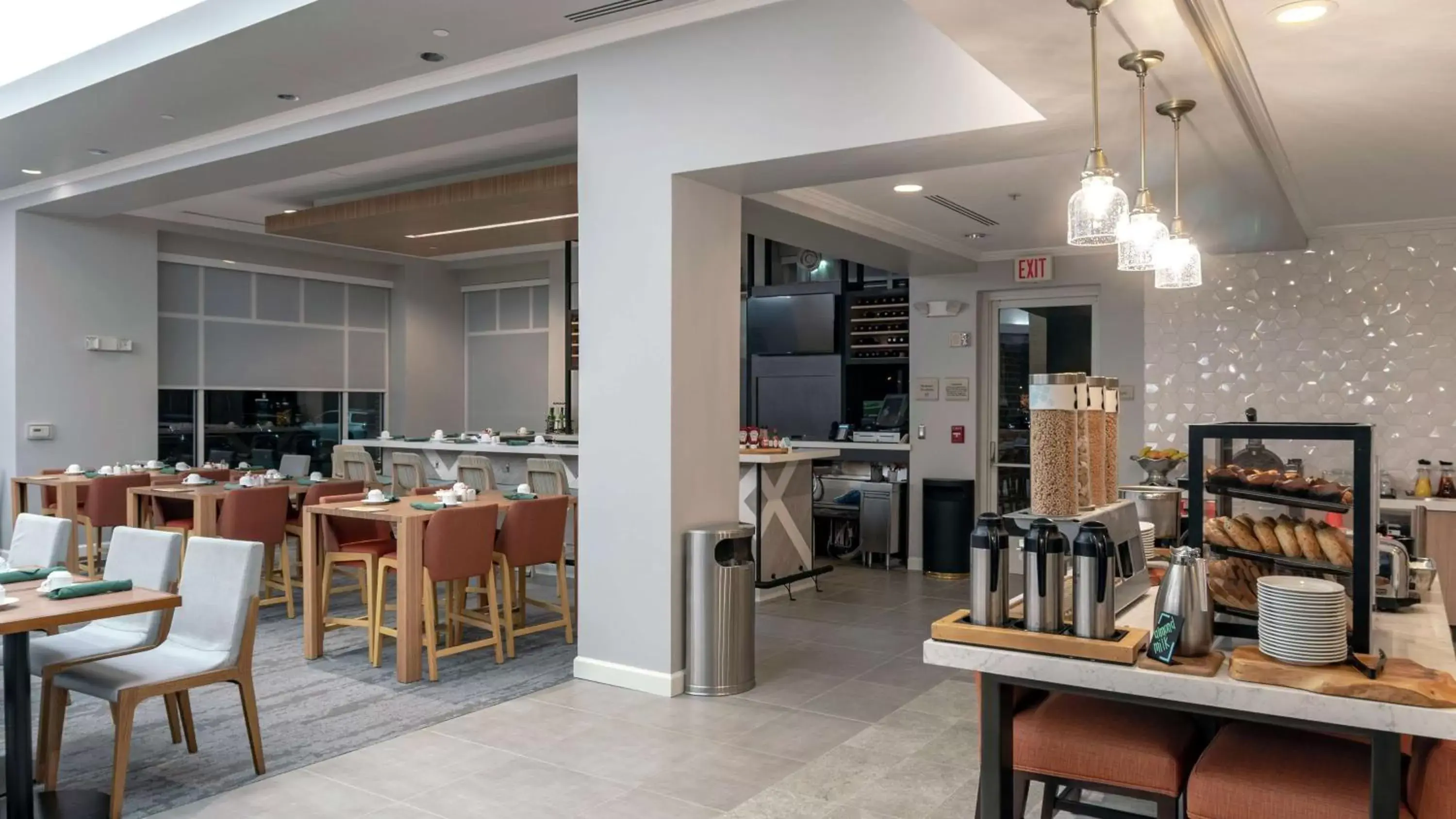 Breakfast, Restaurant/Places to Eat in Hilton Garden Inn Plymouth