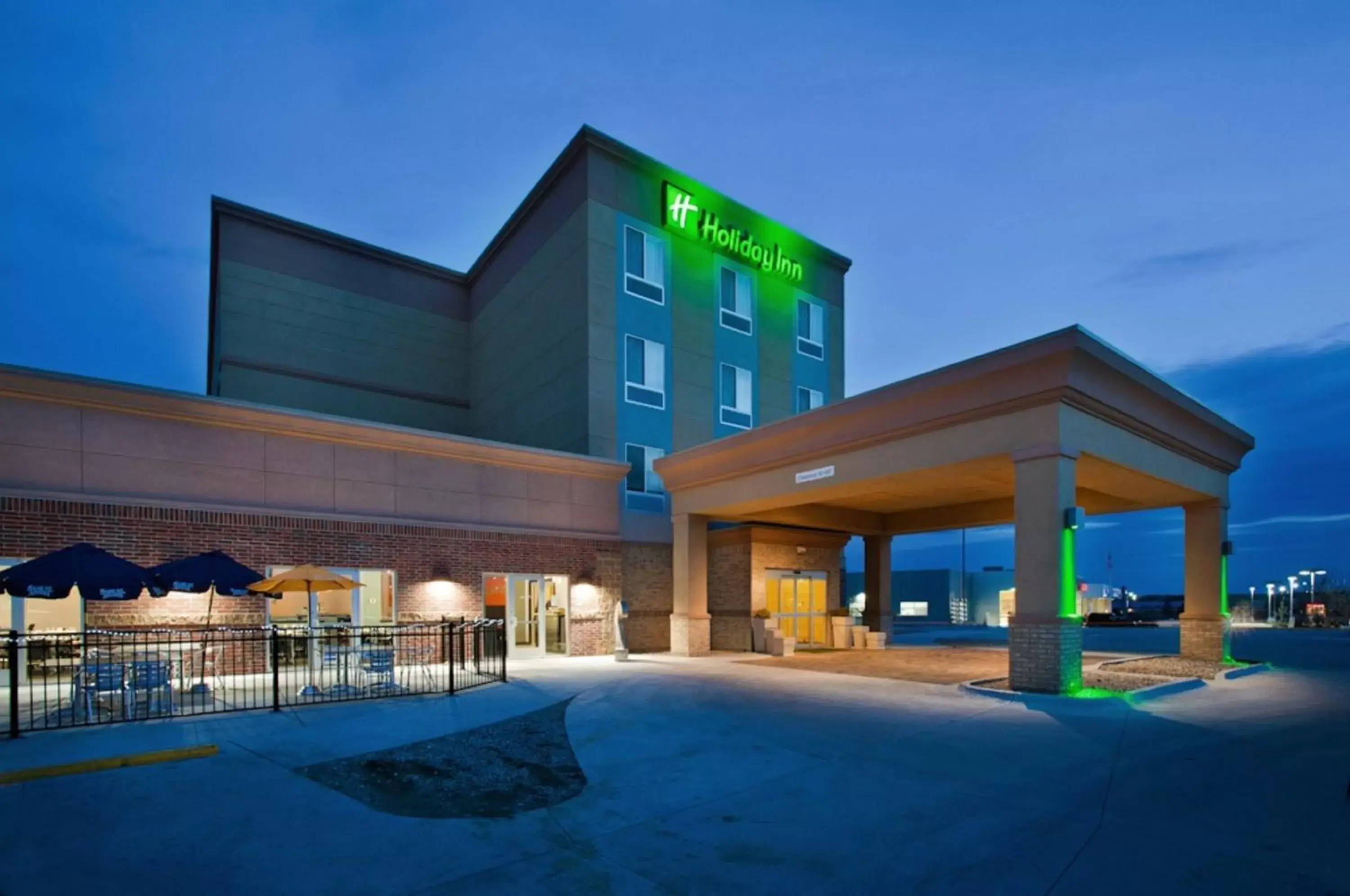 Property Building in Holiday Inn Lincoln Southwest, an IHG Hotel
