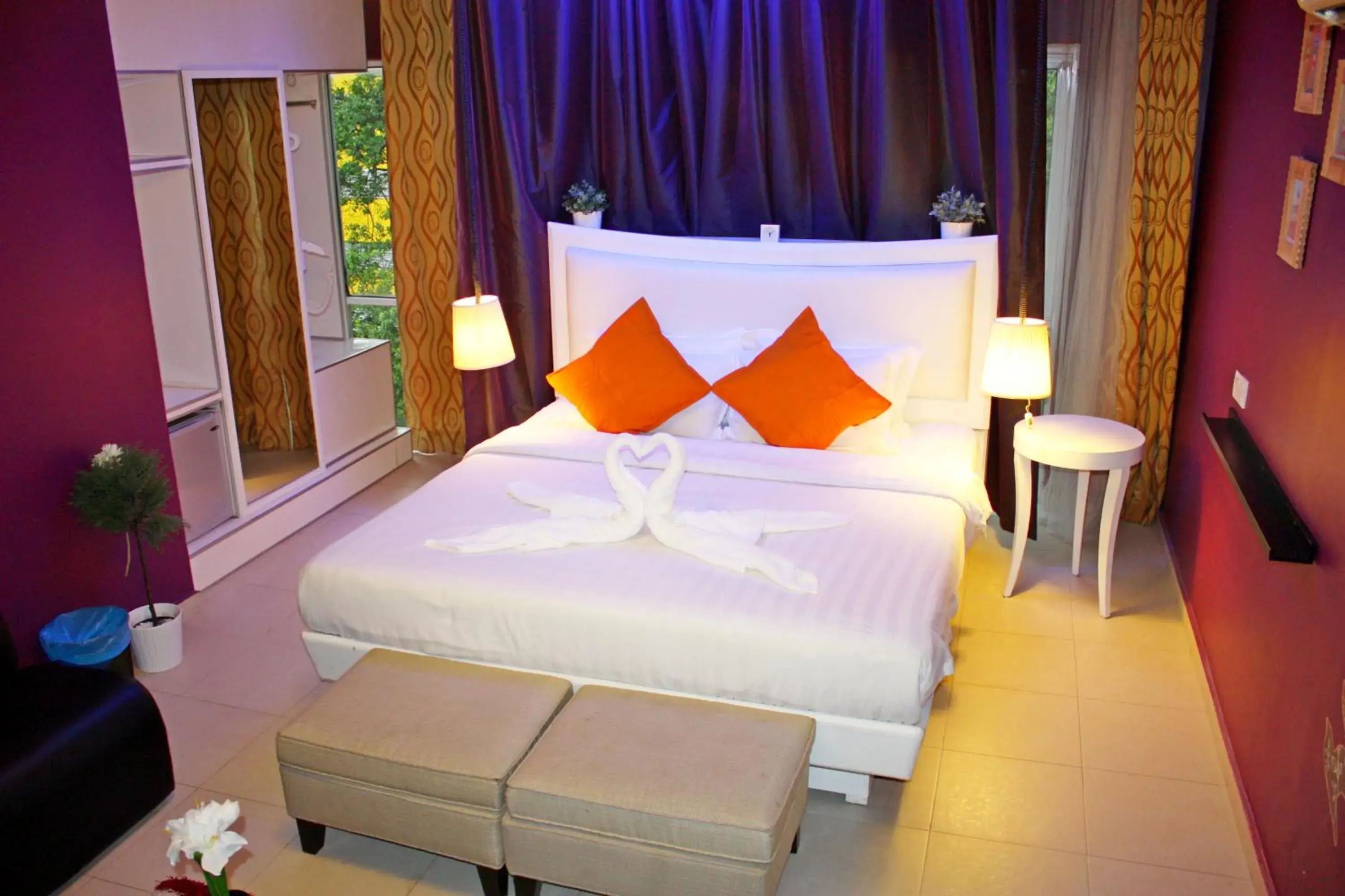 Photo of the whole room, Bed in Boutique Hote123