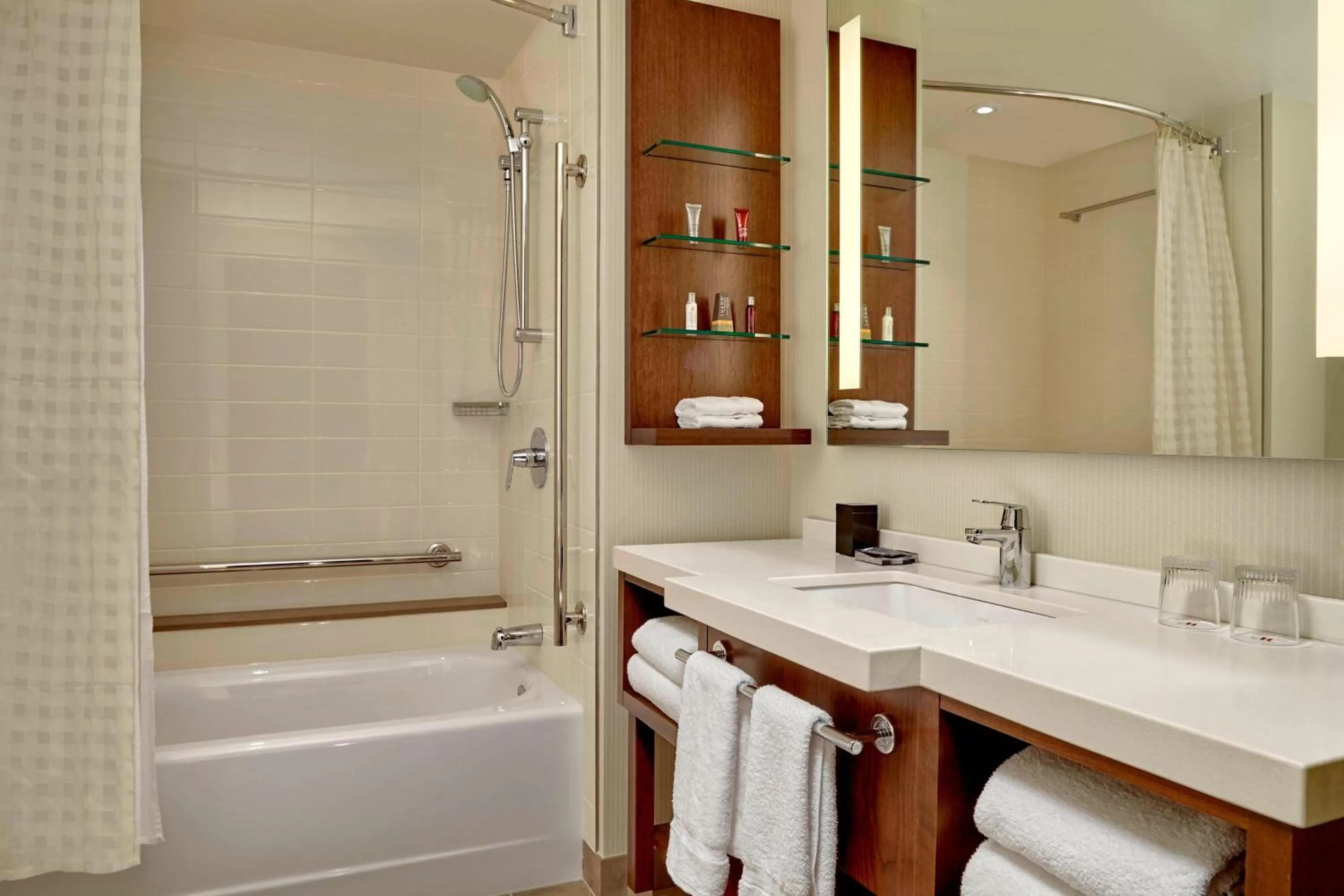 Bathroom in Calgary Airport Marriott In-Terminal Hotel