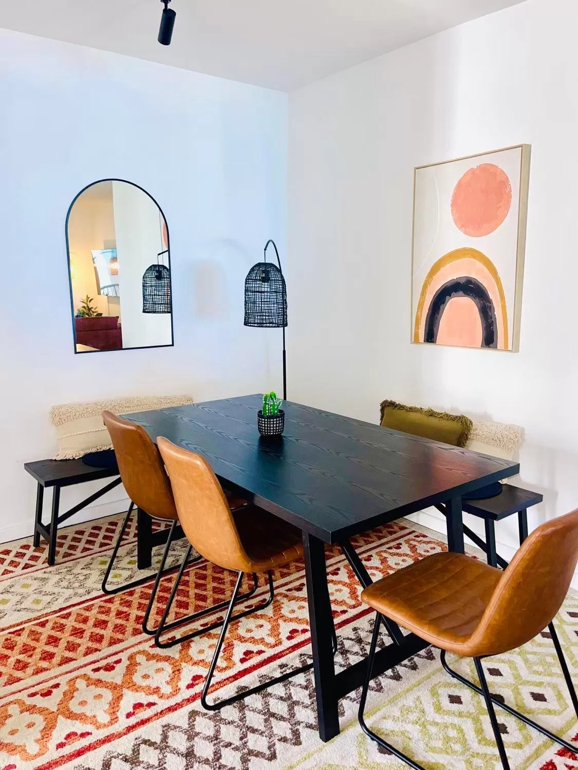 Dining area in BeachView Apartments at Villa Paradiso