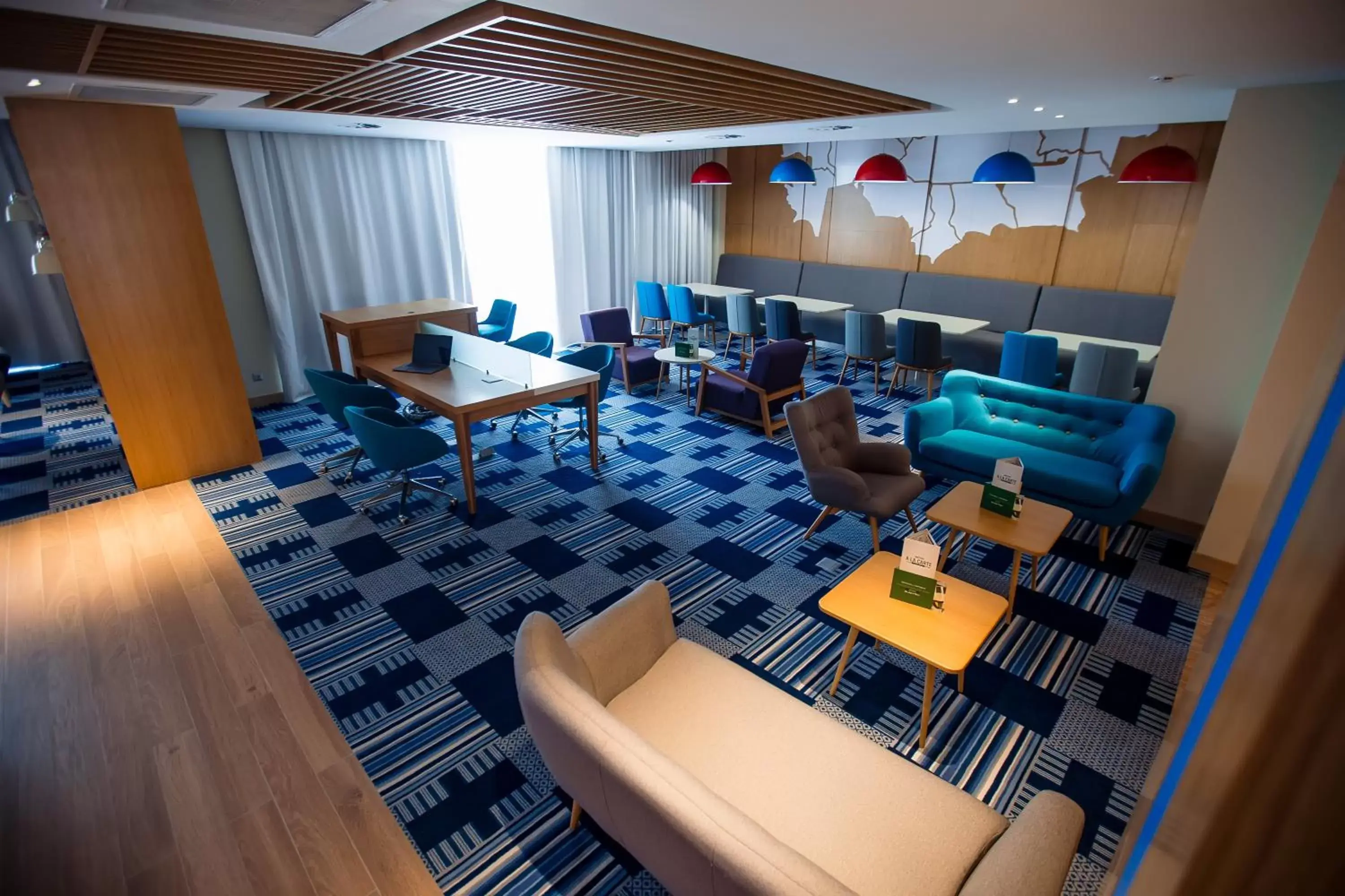 Lounge or bar in Holiday Inn - Aktau - Seaside, an IHG Hotel