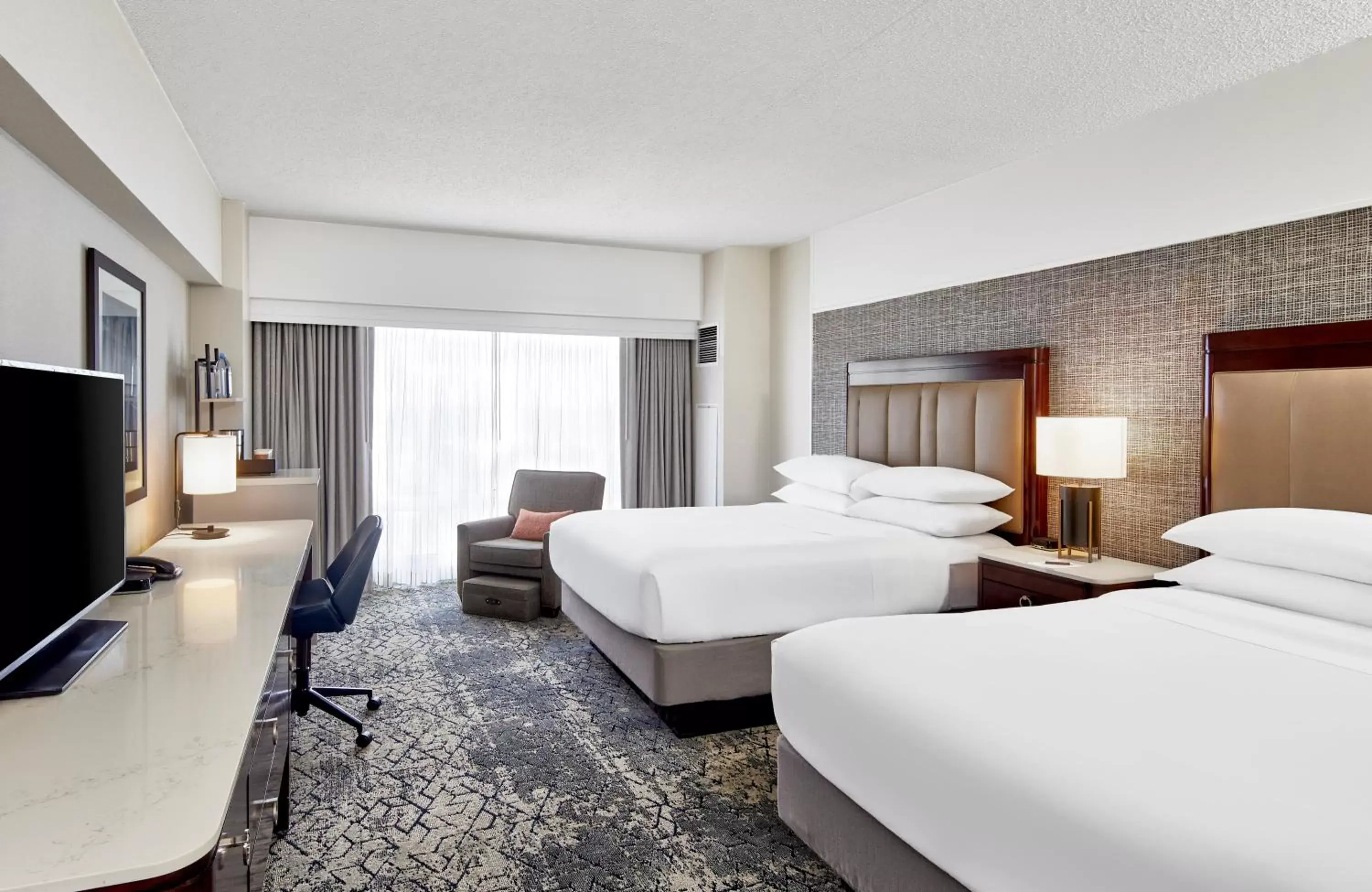 Bedroom in Sheraton Indianapolis Hotel at Keystone Crossing