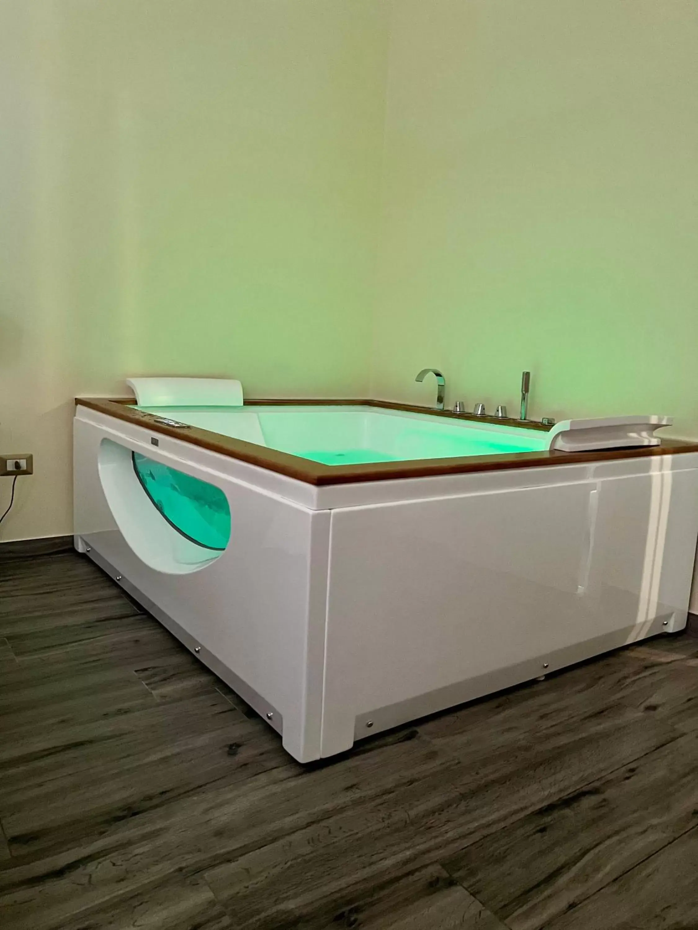 Hot Tub in Duca di Uzeda Bed & Breakfast Luxury and Style