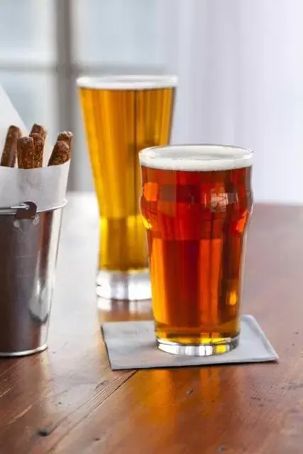 Lounge or bar in Four Points by Sheraton Buffalo Grove Lounge or bar in Four Points by Sheraton Buffalo Grove