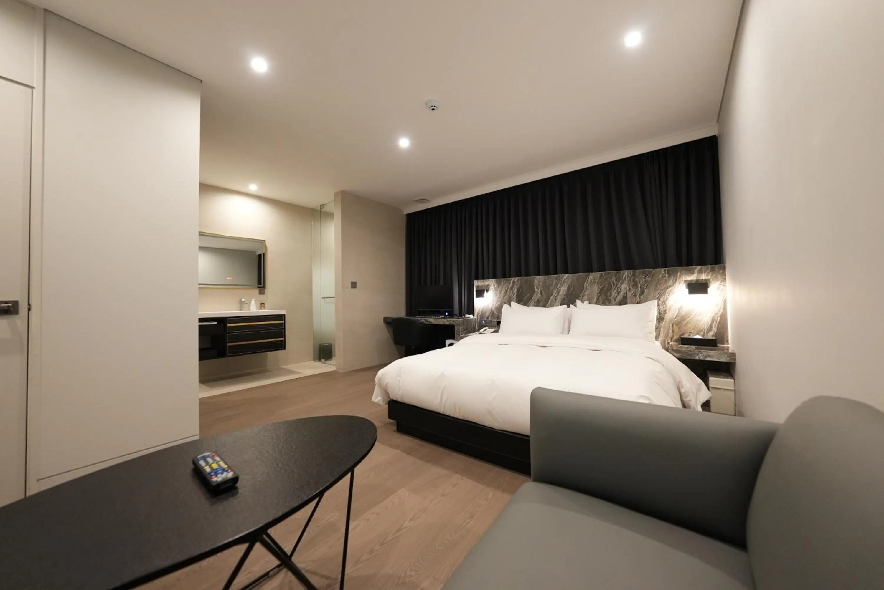 Photo of the whole room, Bed in Amare Hotel Jongno