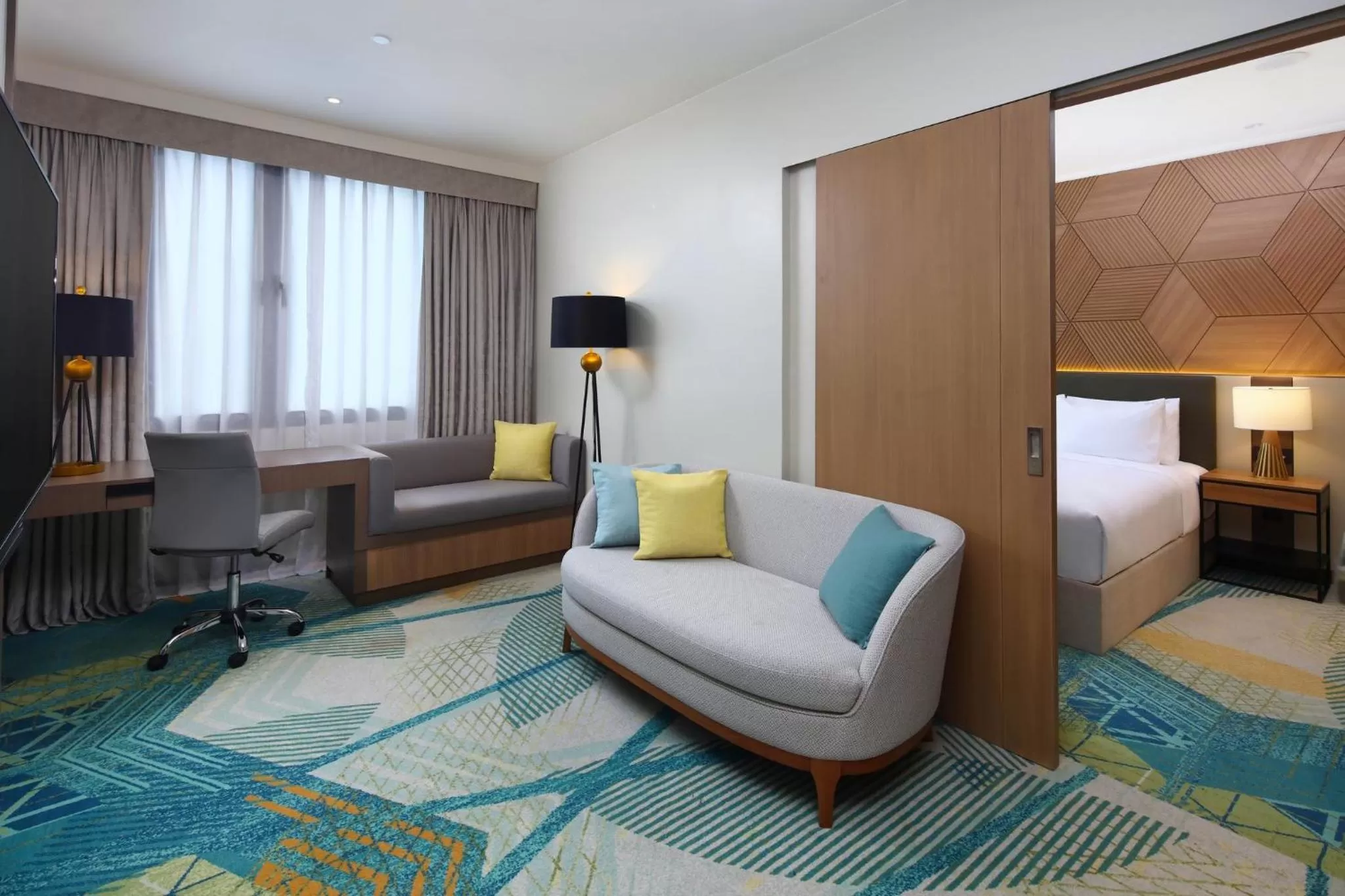Photo of the whole room, Bed in Holiday Inn Cebu City by IHG