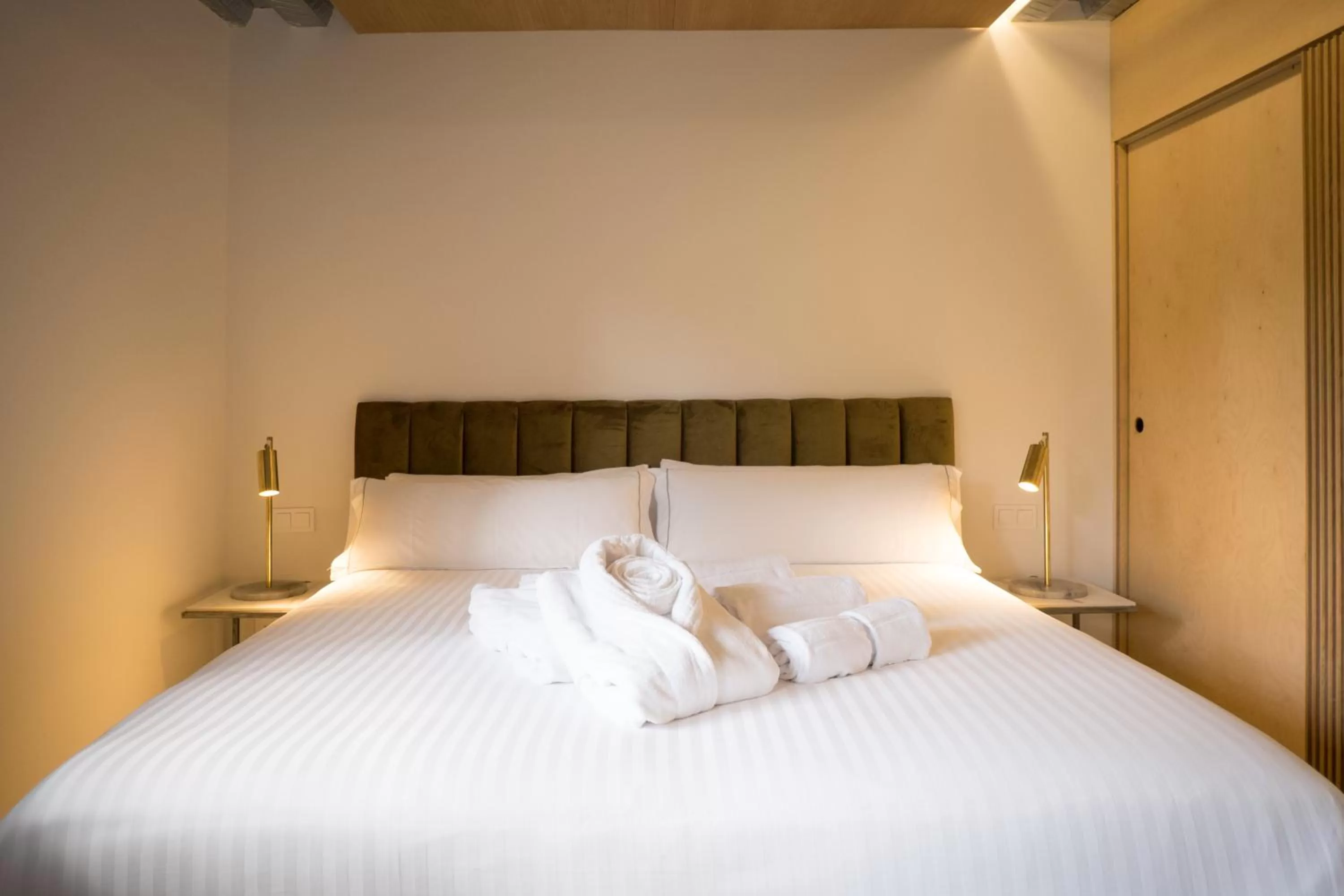 Bed in BOX ART ALPINO