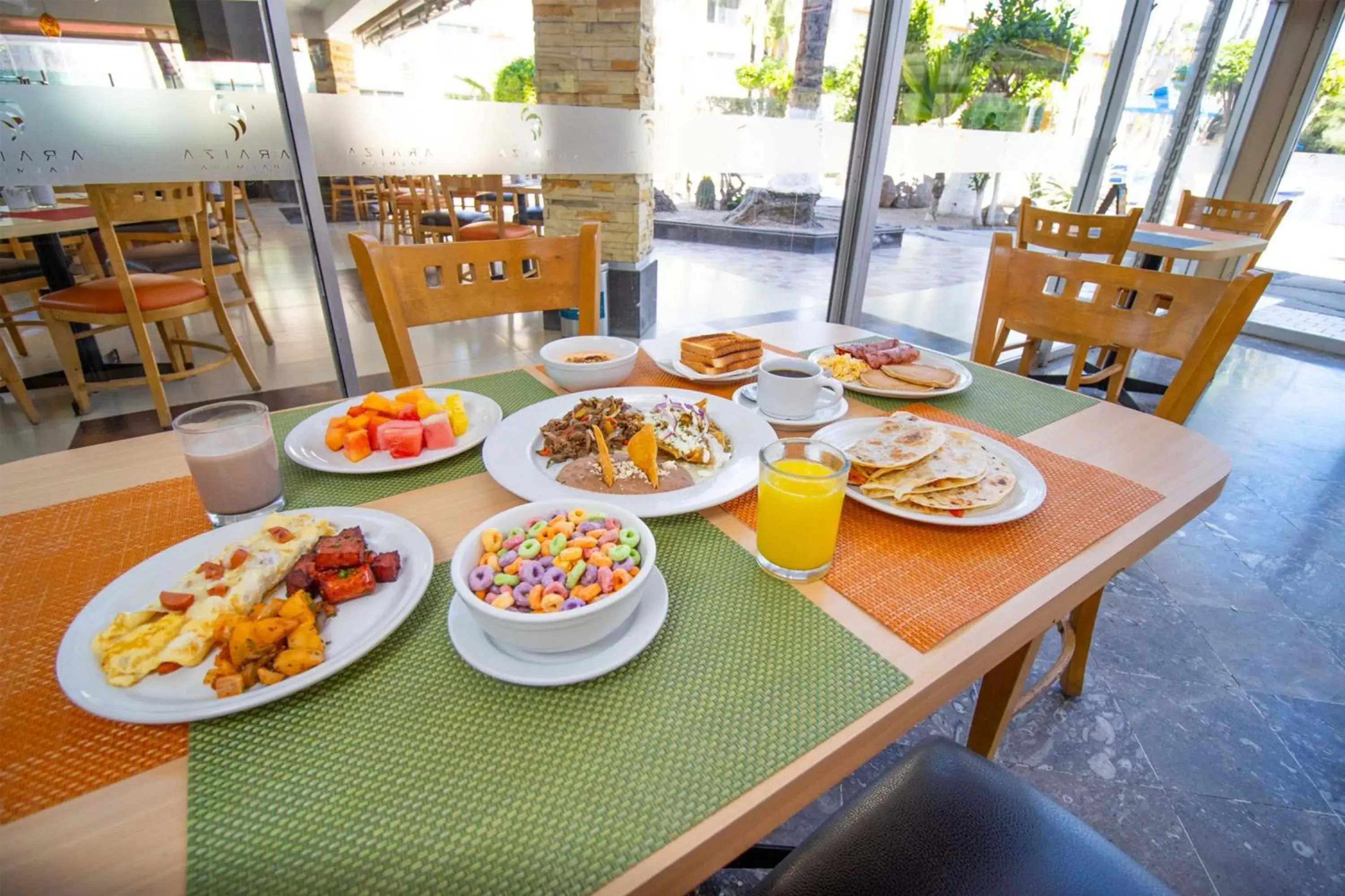 Breakfast in Araiza Palmira Hotel y Centro de Convenciones