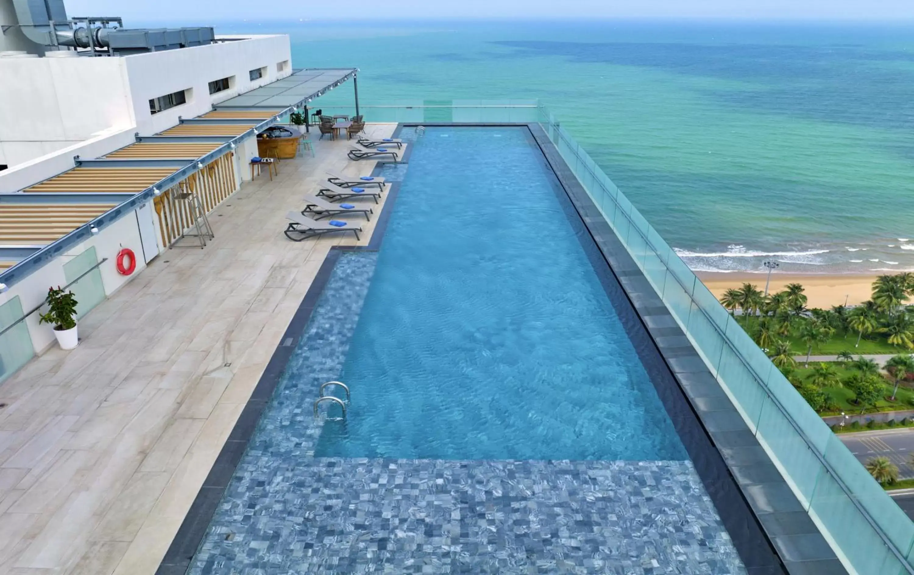 Swimming Pool in Anya Premier Hotel Quy Nhon