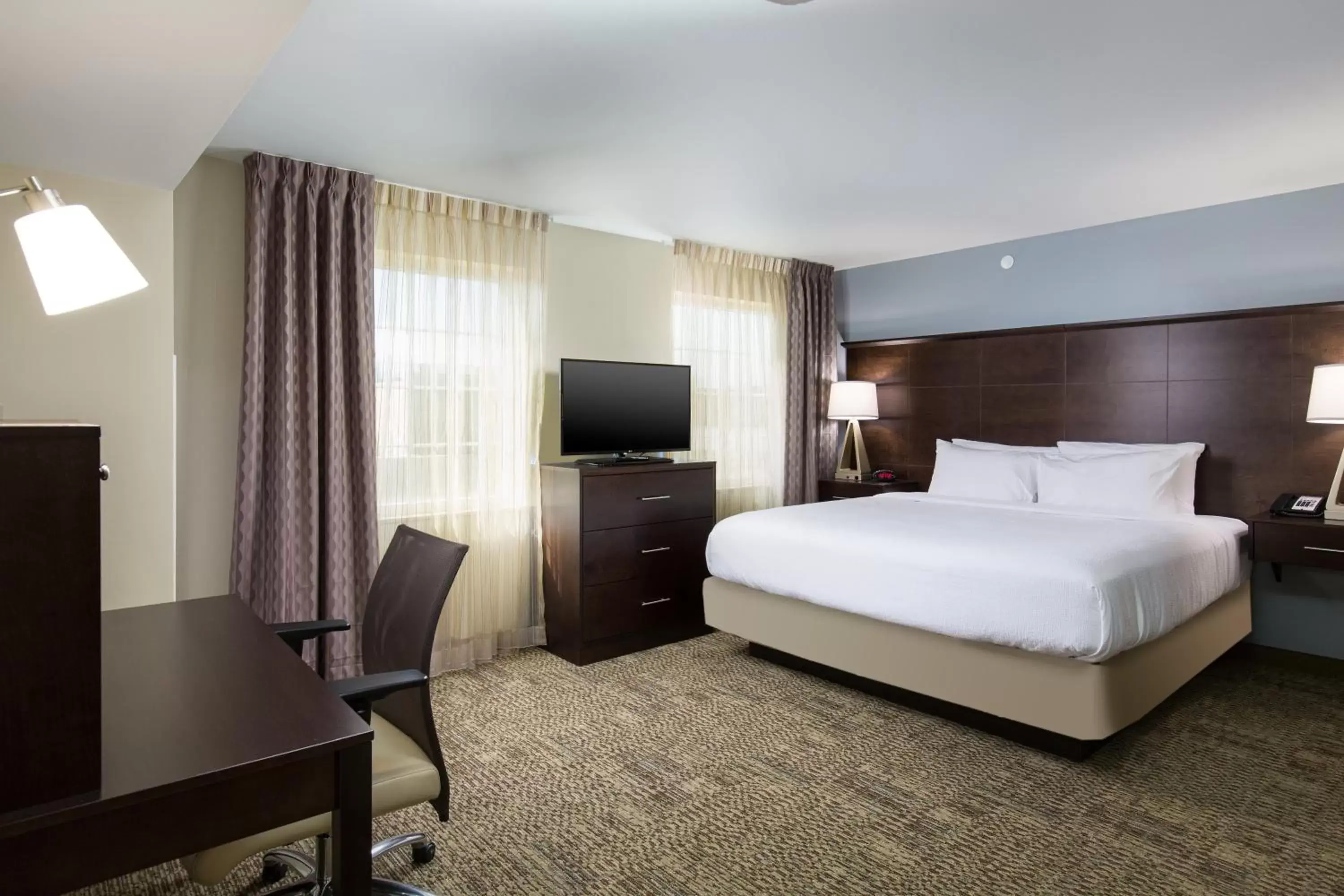 Bed in Staybridge Suites - Columbus Polaris by IHG Bed in Staybridge Suites - Columbus Polaris by IHG