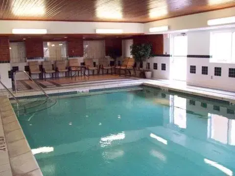 Swimming Pool in Baymont by Wyndham Kirksville University Area