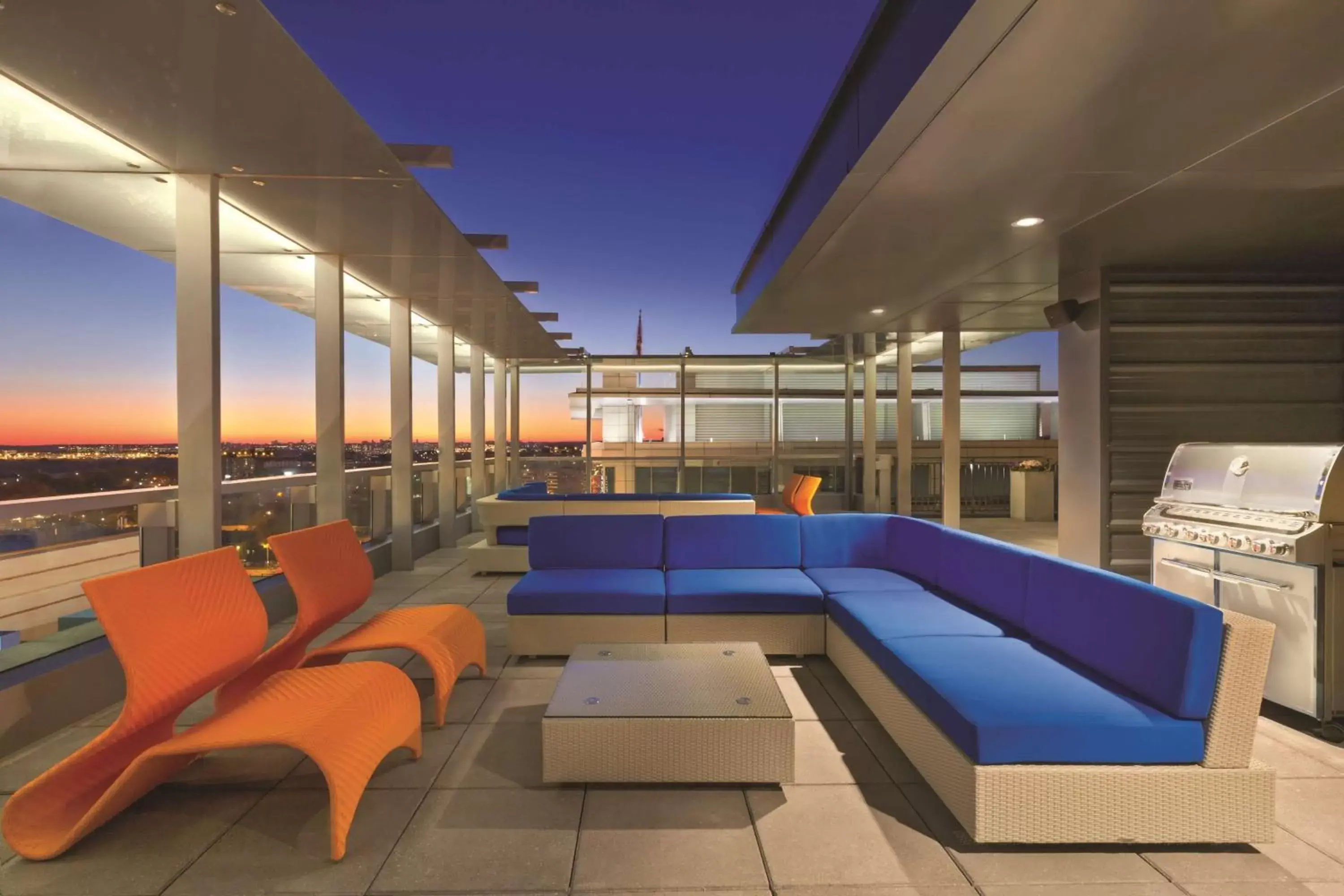 Property building in Homewood Suites by Hilton Washington DC Capitol-Navy Yard Property building in Homewood Suites by Hilton Washington DC Capitol-Navy Yard
