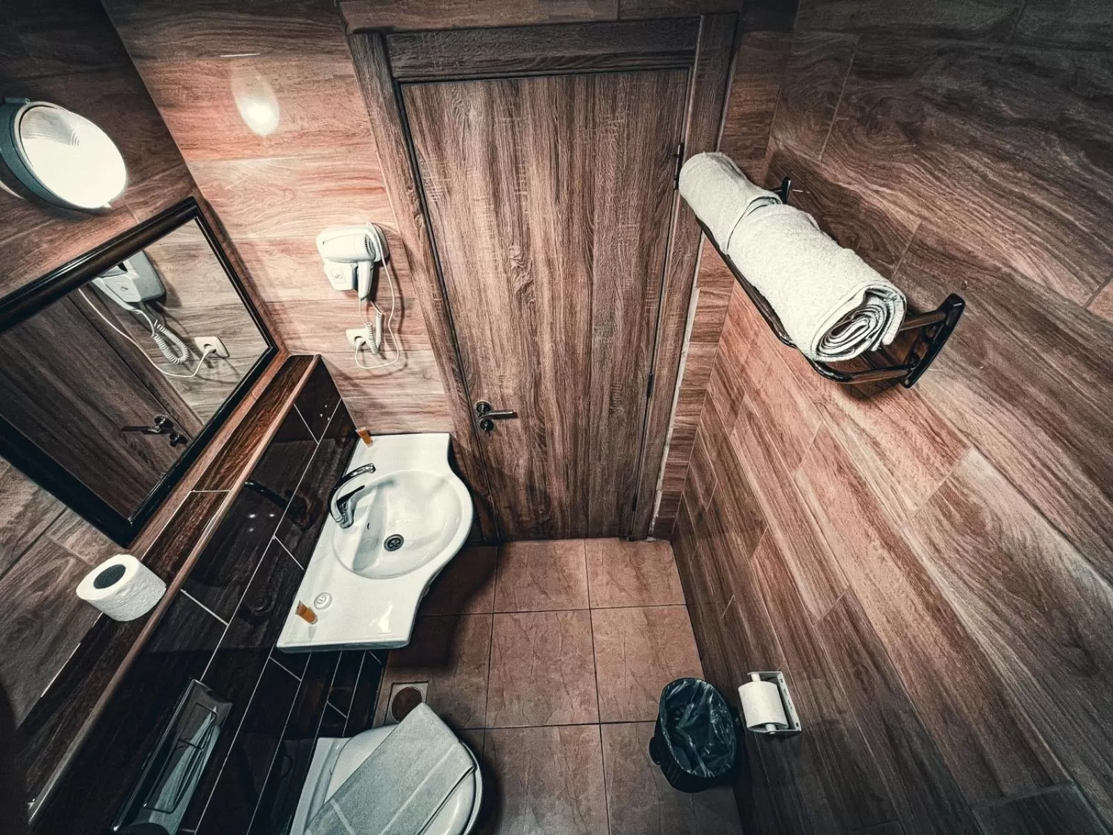 Toilet in Balcony Hotel