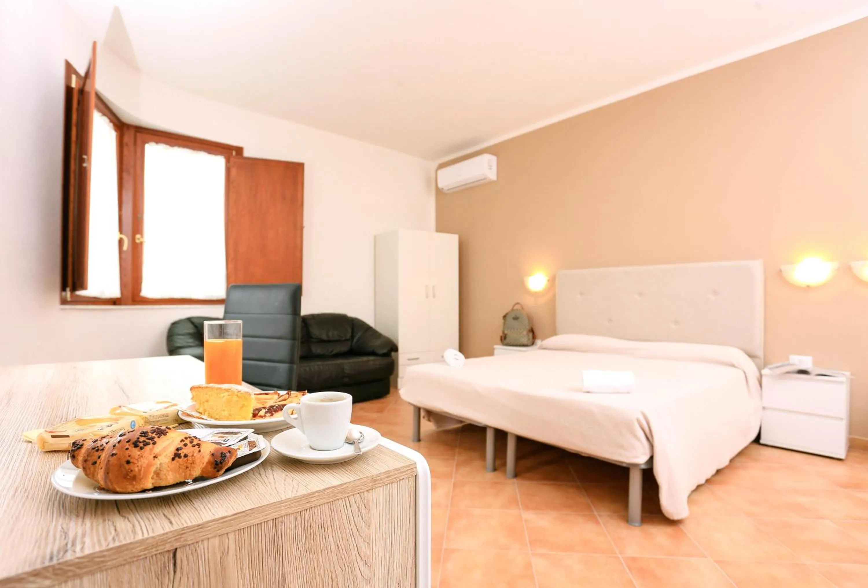 Photo of the whole room, Bed in Hotel Villa Piras