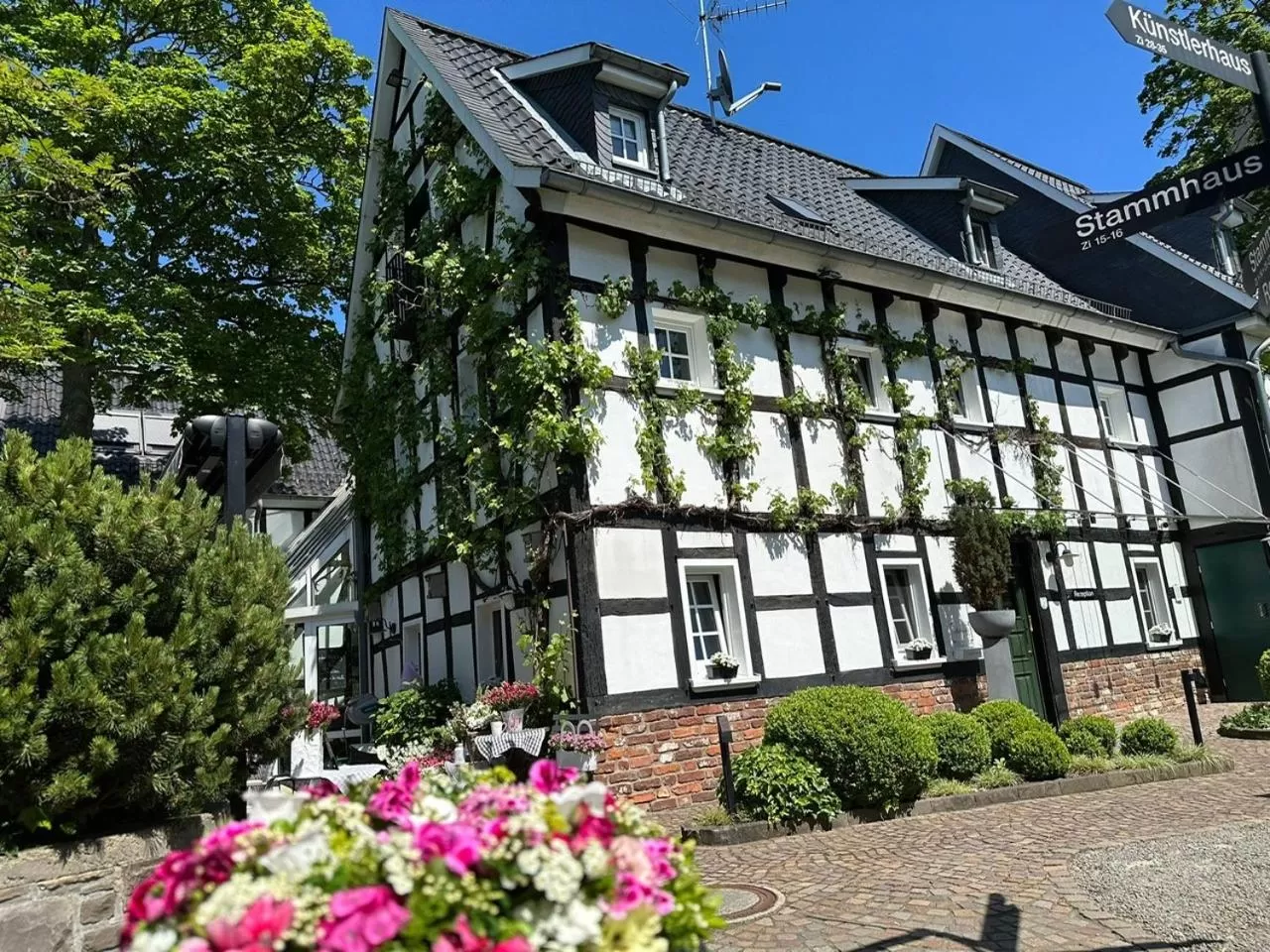 Property building in Malerwinkel Hotel