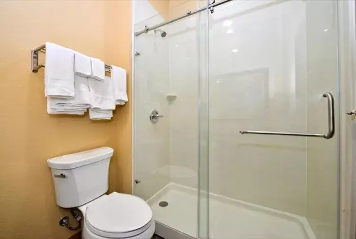 Bathroom in La Bonita Inn & Suites - Crane