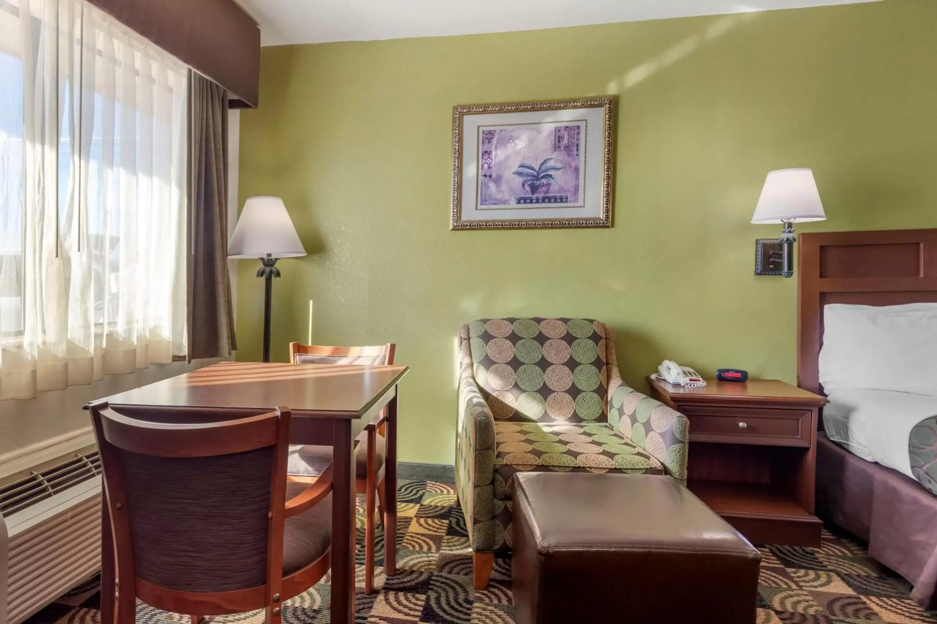 Bedroom, Seating Area in Best Western Caprock Inn