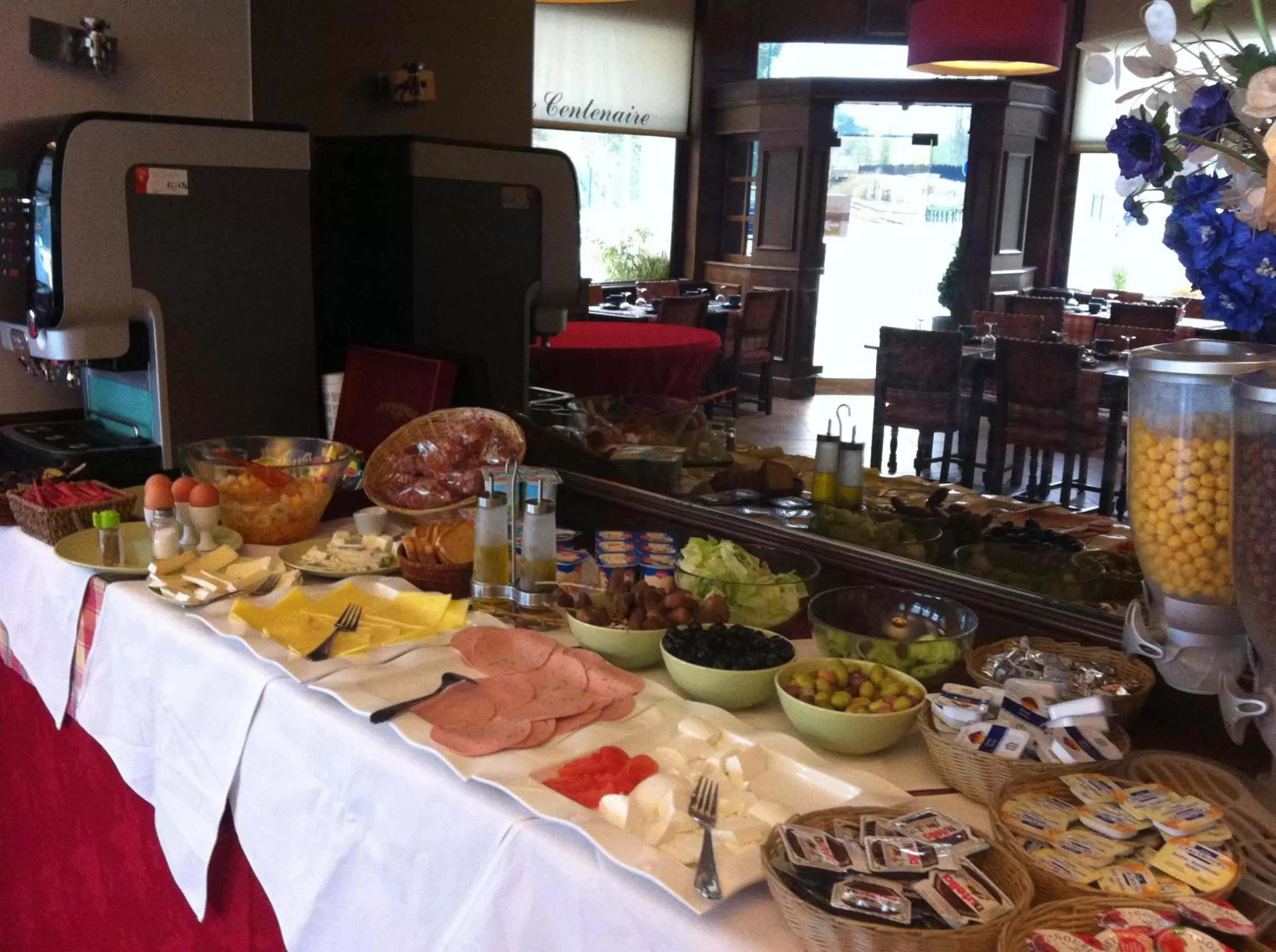 Buffet breakfast in Hotel Le Centenaire Brussels Expo