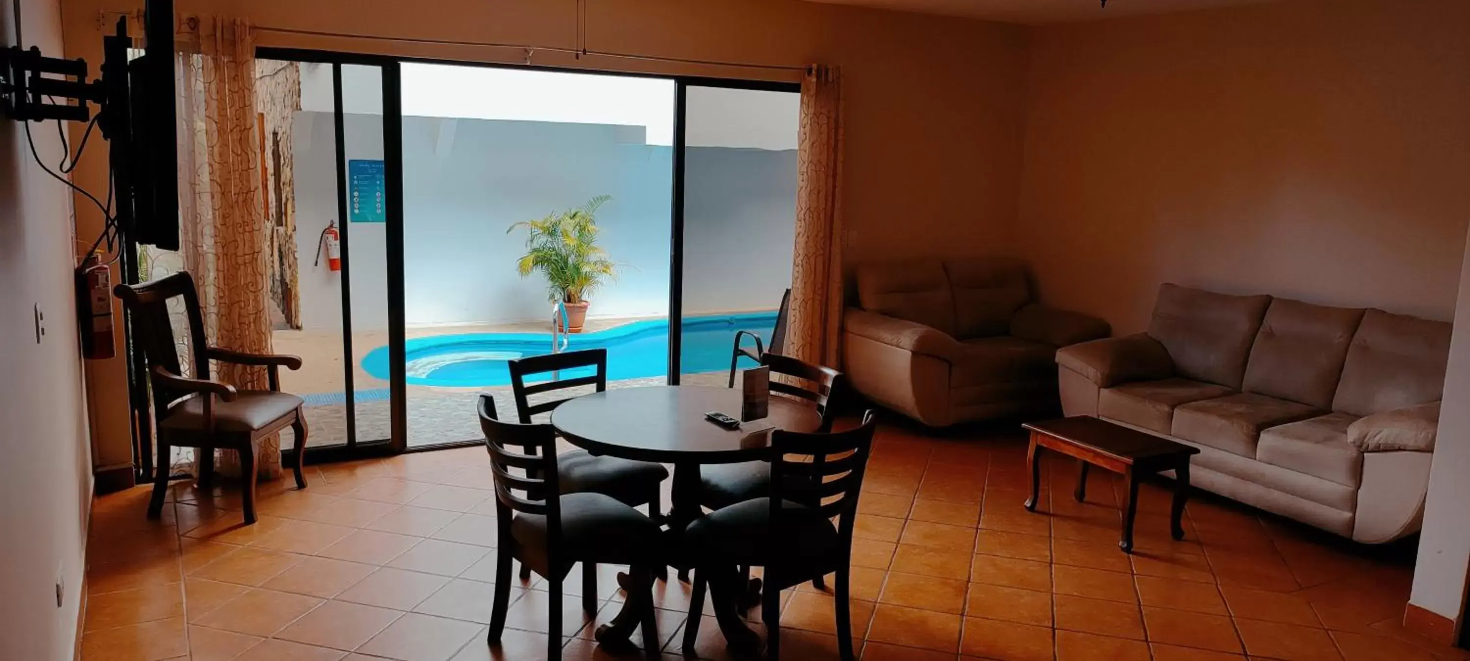 Living room, Pool View in Apartotel VILLA ALTA TAMARINDO