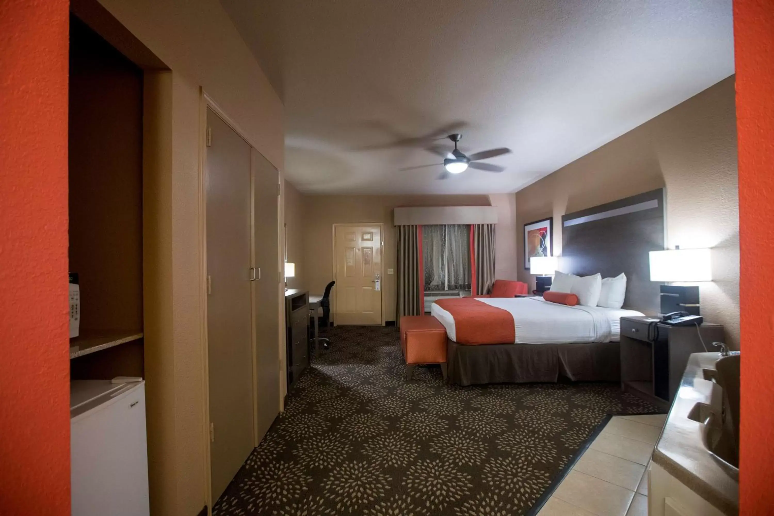 Photo of the whole room, Bed in Best Western Executive Inn El Campo