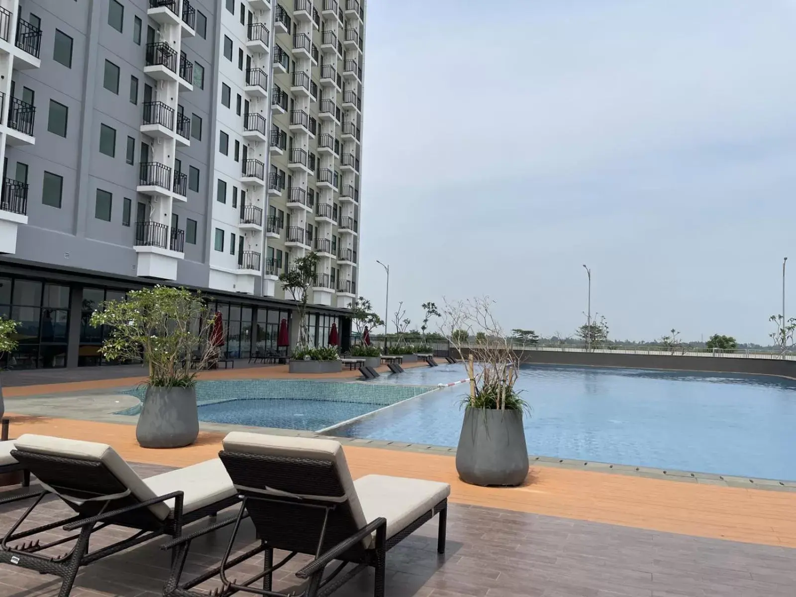 Swimming pool in Hotel Osaka PIK2 Swimming pool in Hotel Osaka PIK2