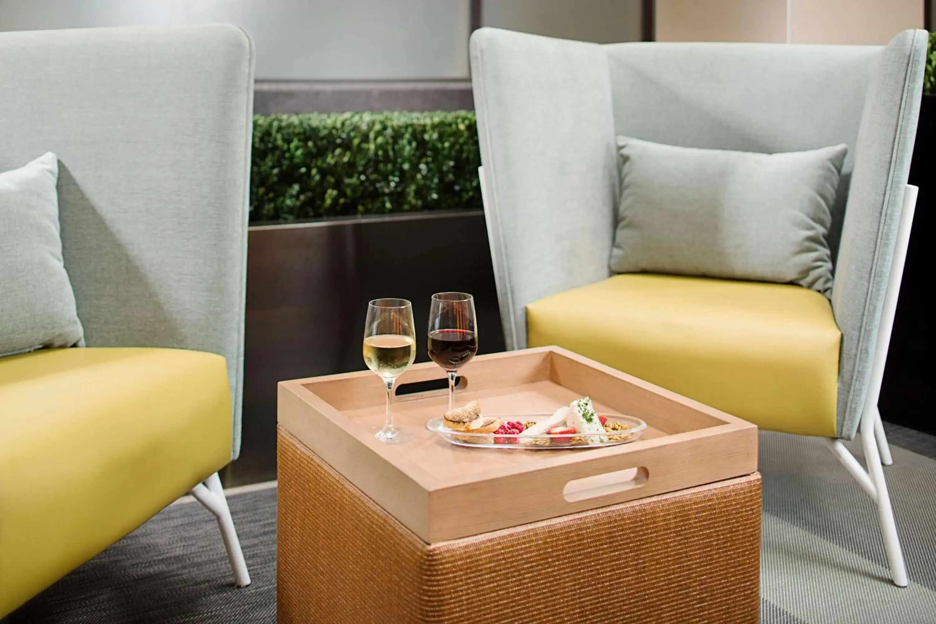 Lobby or reception, Seating Area in Embassy Suites by Hilton San Diego Bay Downtown